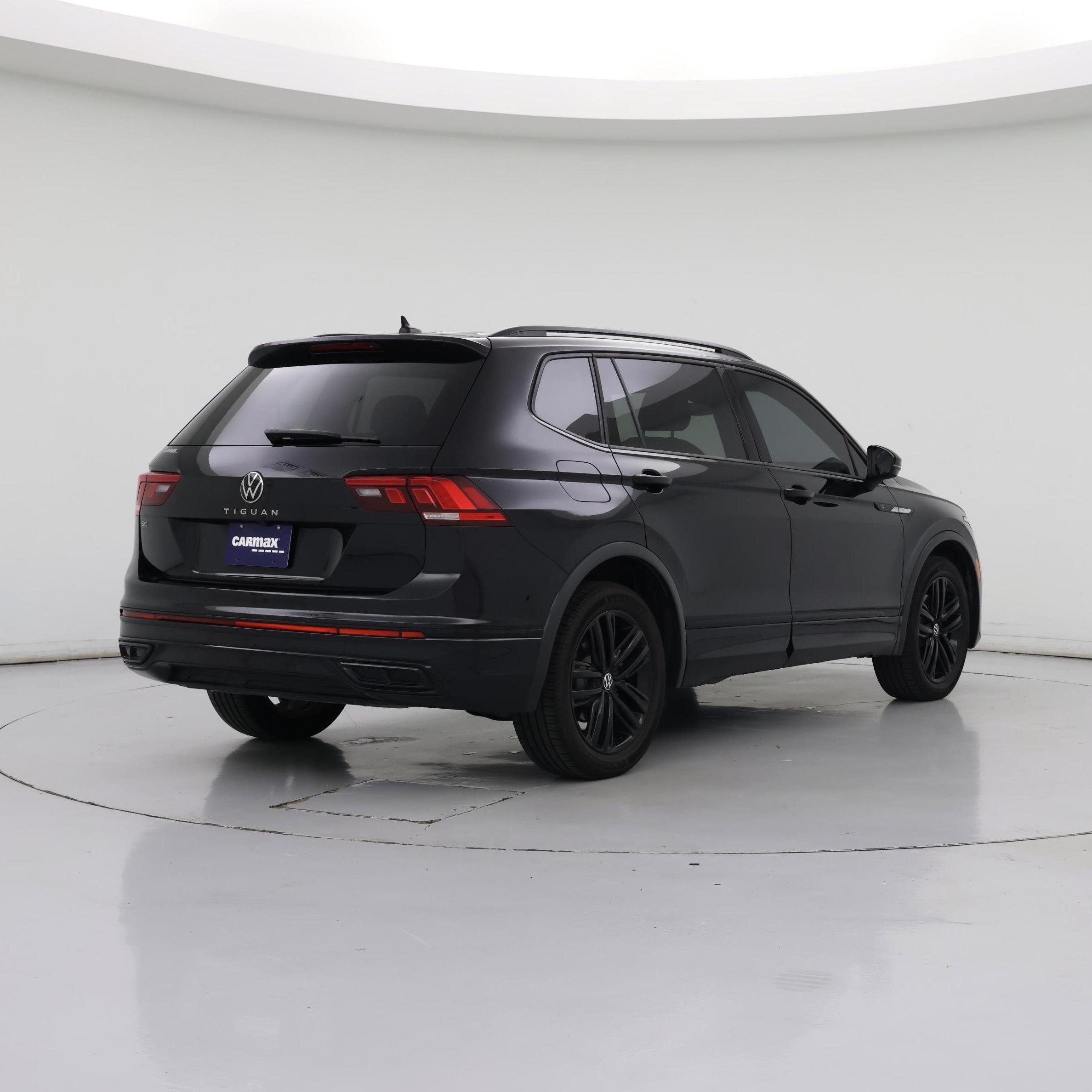 Thumbnail: 2022 Volkswagen Tiguan - 8