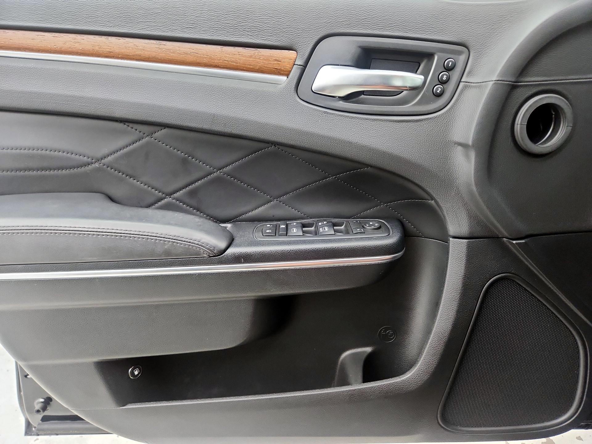 Thumbnail: 2015 Chrysler 300 - 12