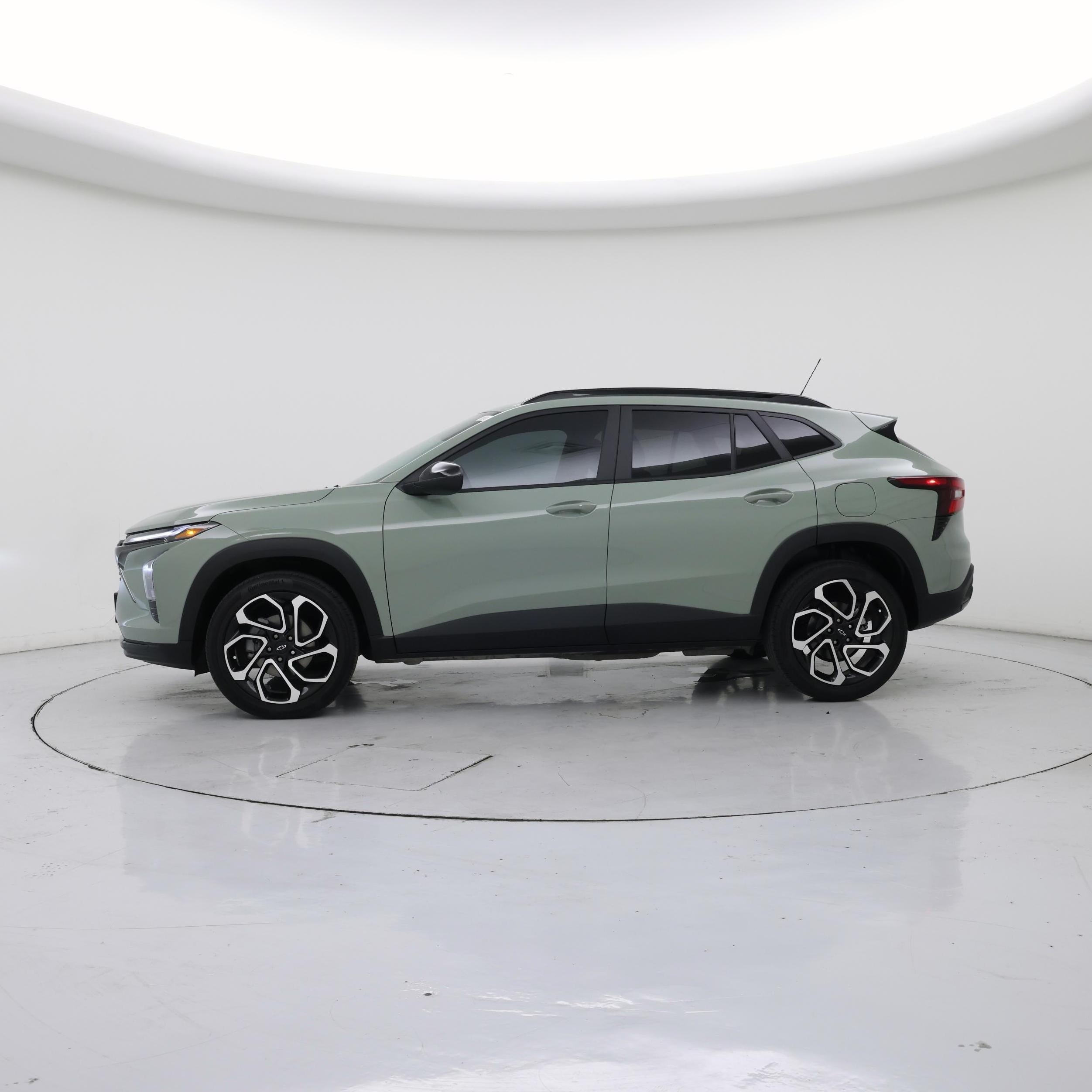 Thumbnail: 2024 Chevrolet Trax - 3