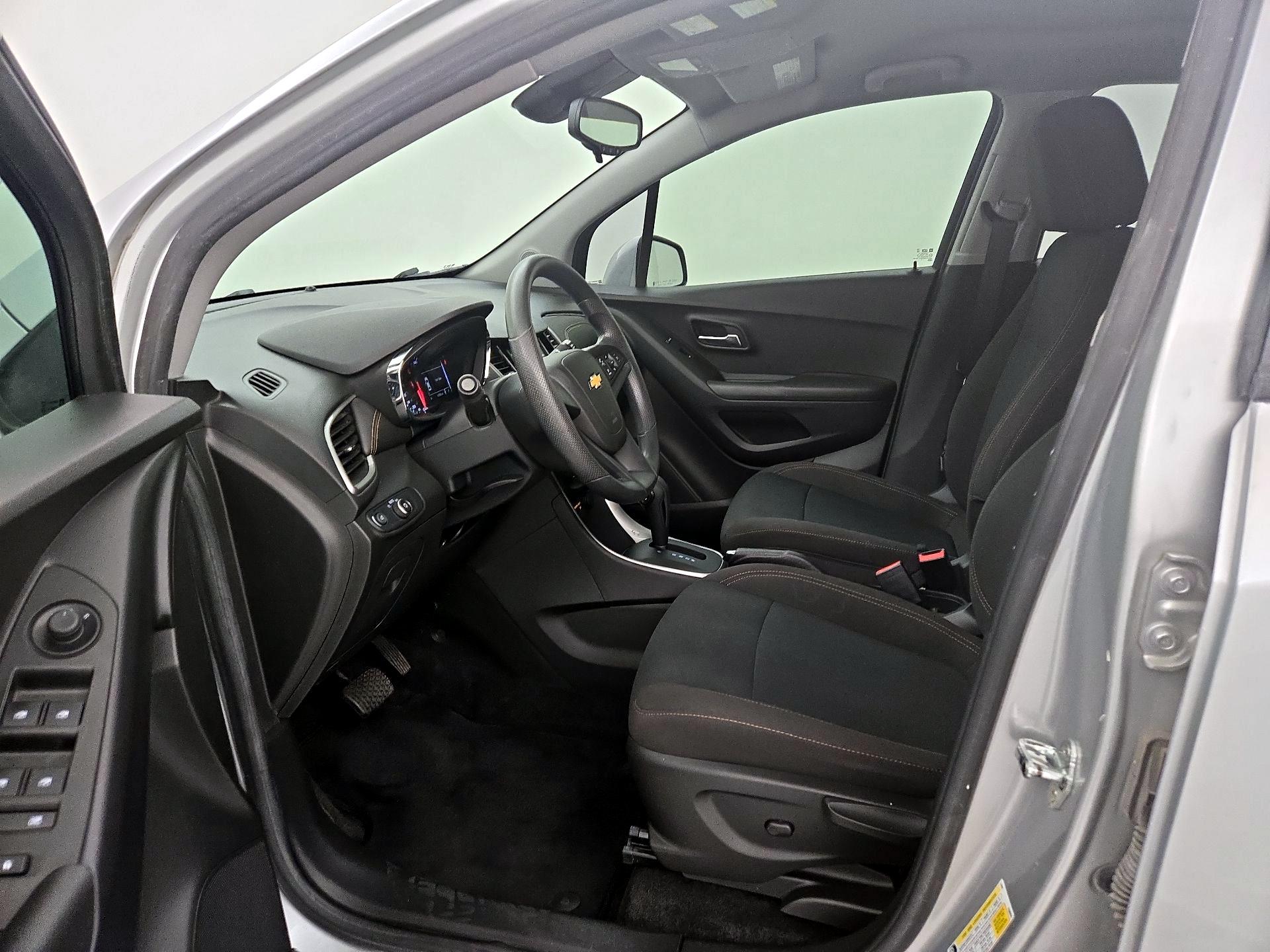 Thumbnail: 2018 Chevrolet Trax - 11