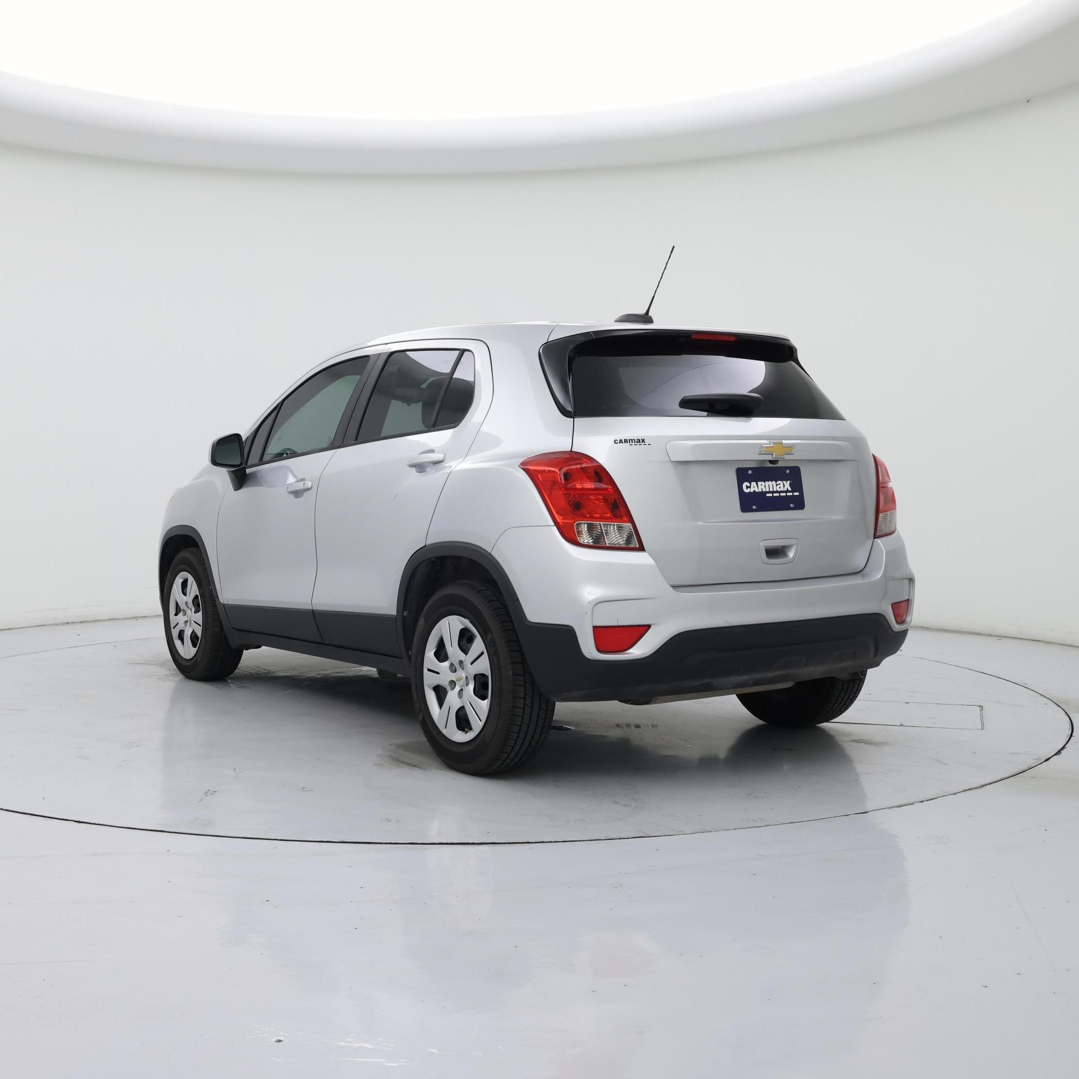 Thumbnail: 2018 Chevrolet Trax - 2
