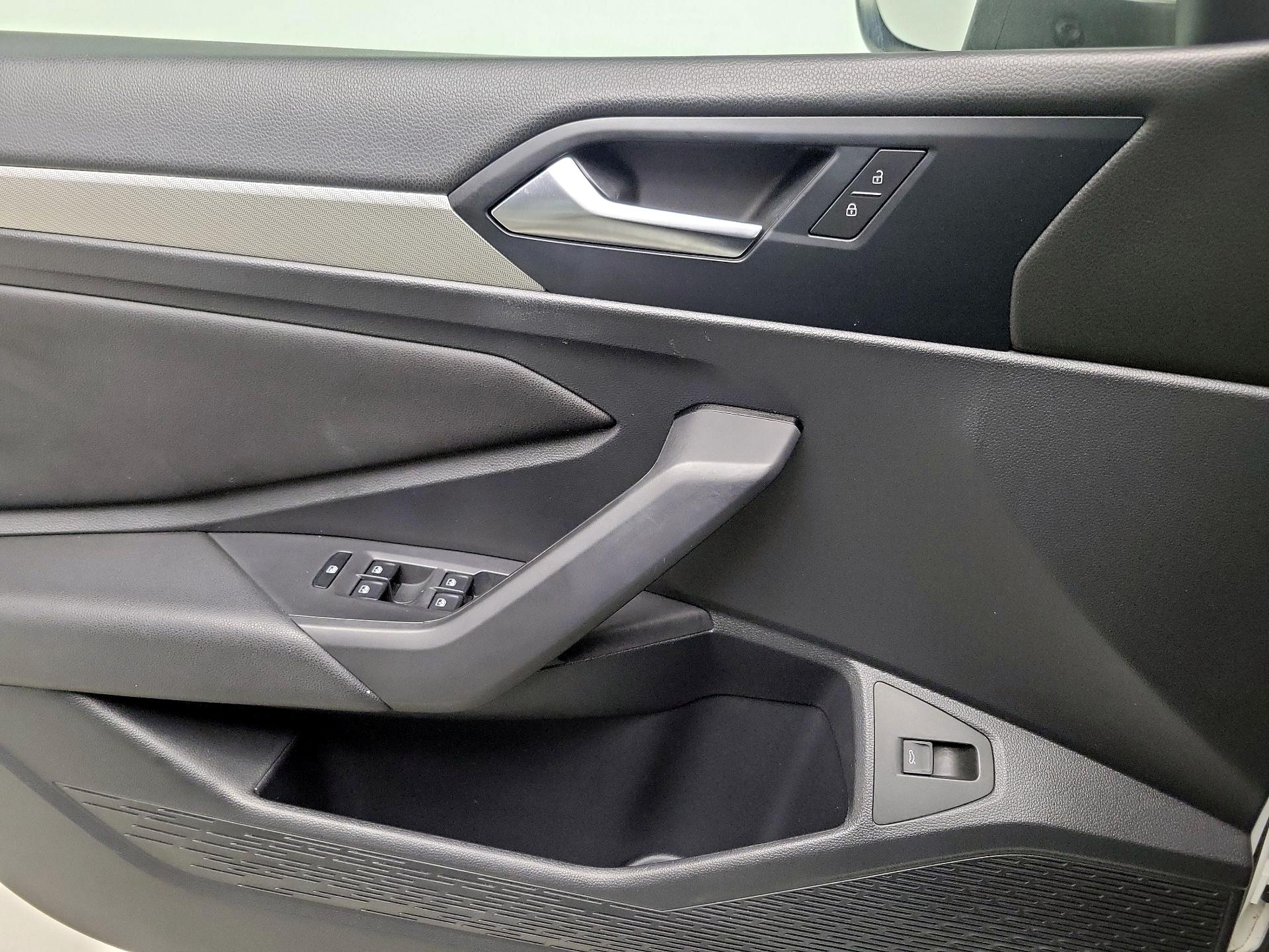 Thumbnail: 2019 Volkswagen Jetta - 12