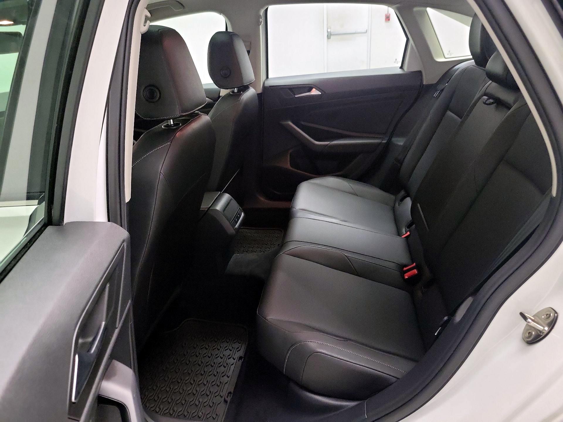 Thumbnail: 2019 Volkswagen Jetta - 20