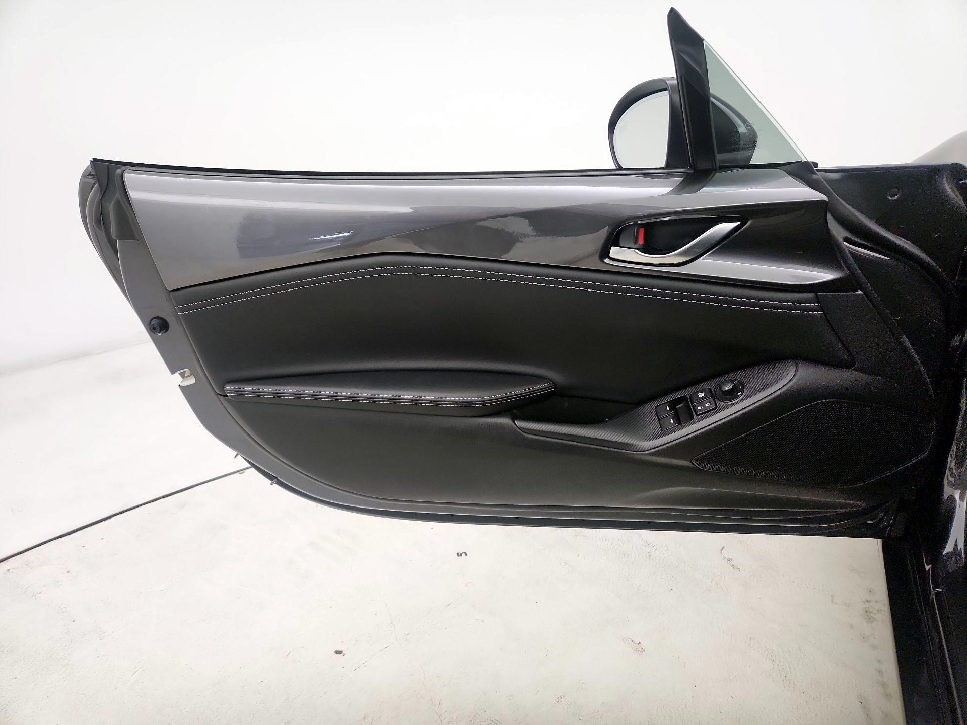 Thumbnail: 2022 Mazda MX-5 Miata - 12