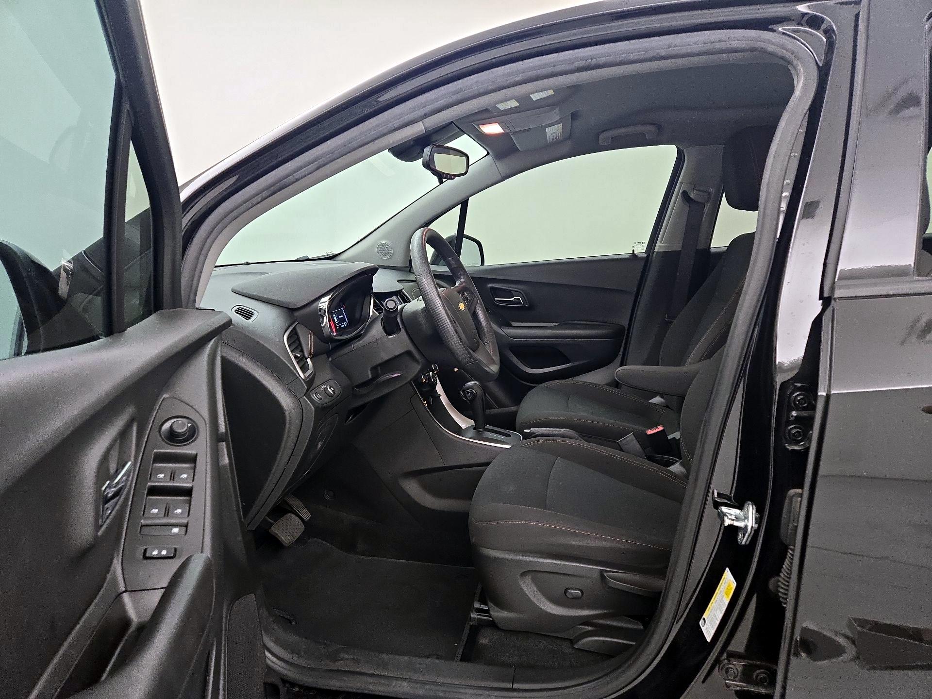 Thumbnail: 2022 Chevrolet Trax - 11