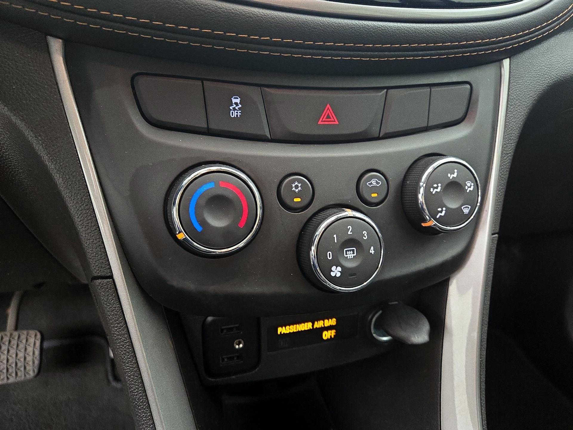Thumbnail: 2022 Chevrolet Trax - 16