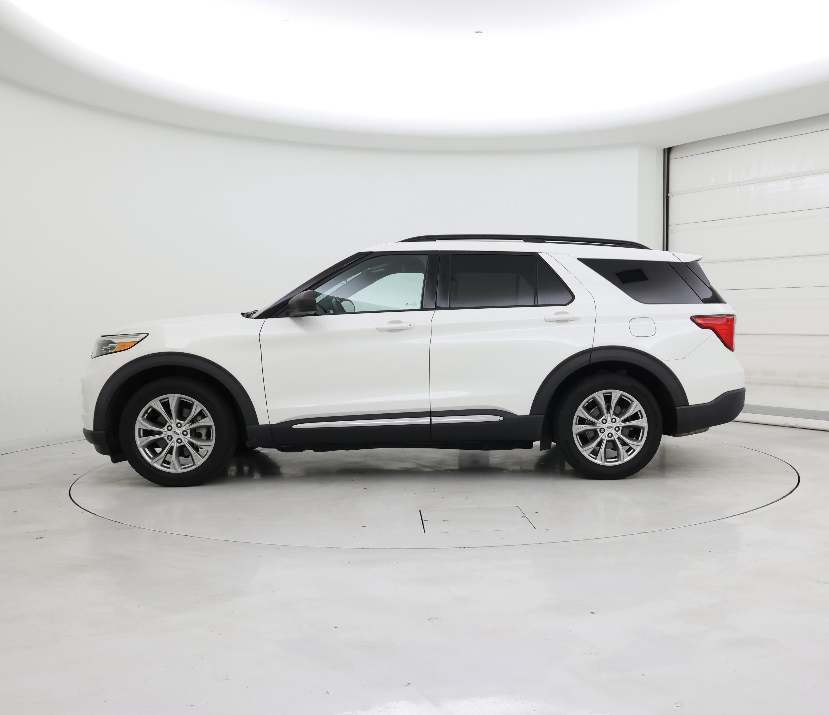 Thumbnail: 2020 Ford Explorer - 3