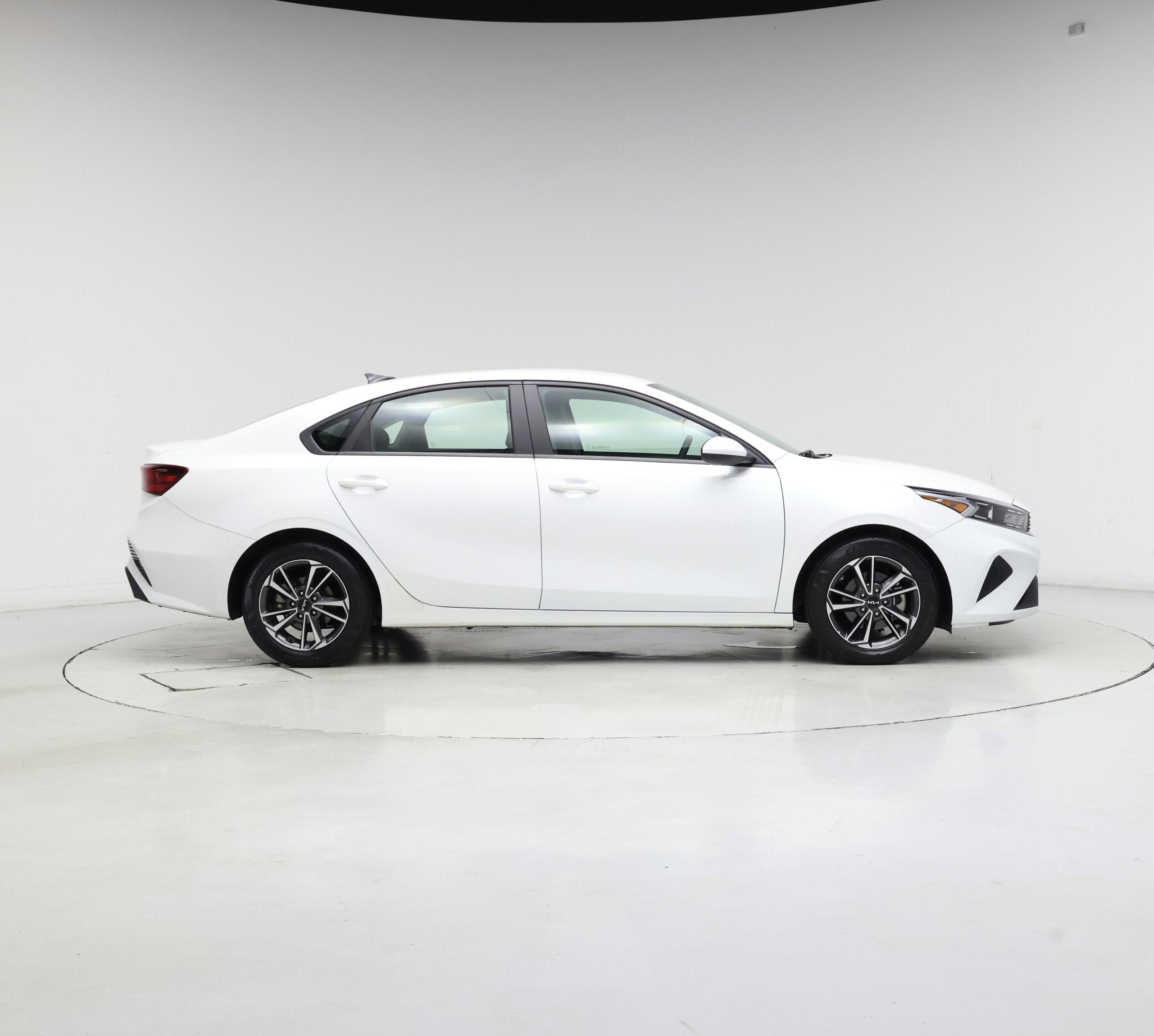 Thumbnail: 2022 Kia Forte - 7