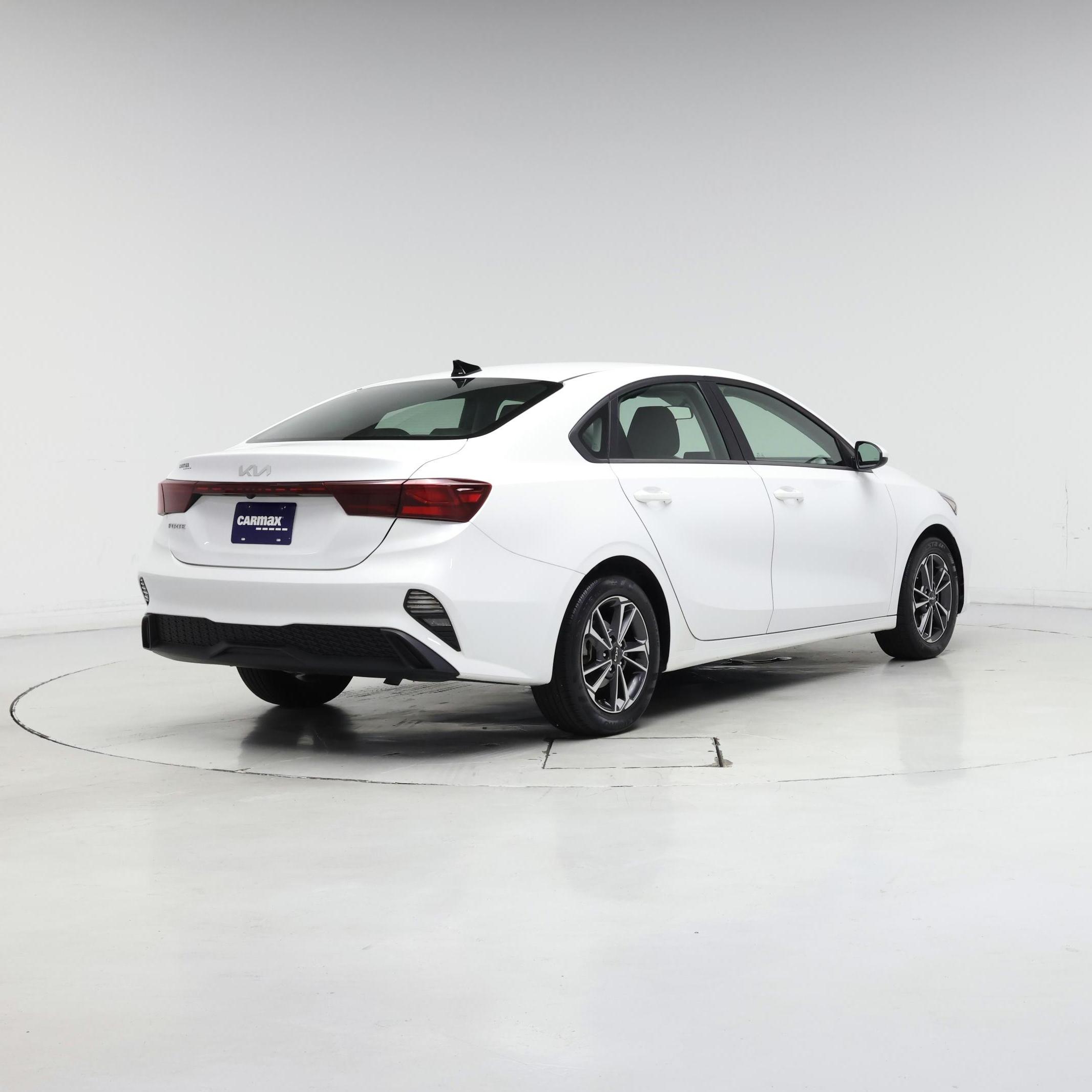 Thumbnail: 2022 Kia Forte - 8