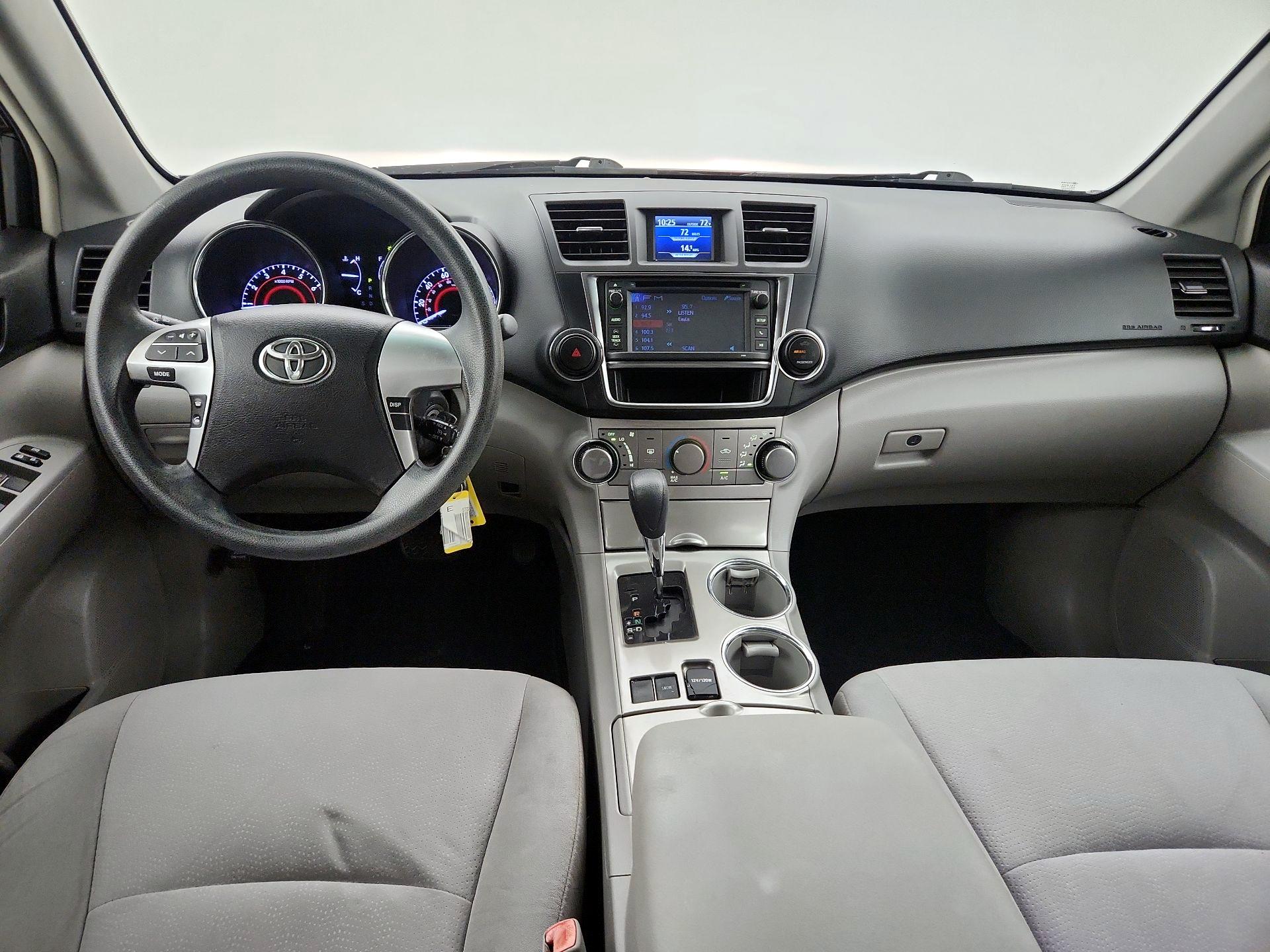 Thumbnail: 2013 Toyota Highlander - 9
