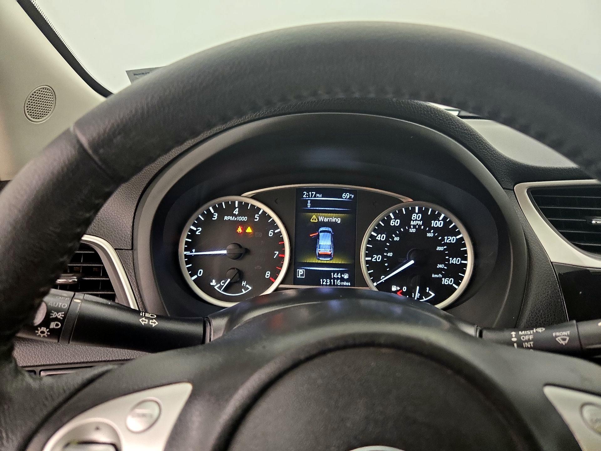 Thumbnail: 2018 Nissan Sentra - 9