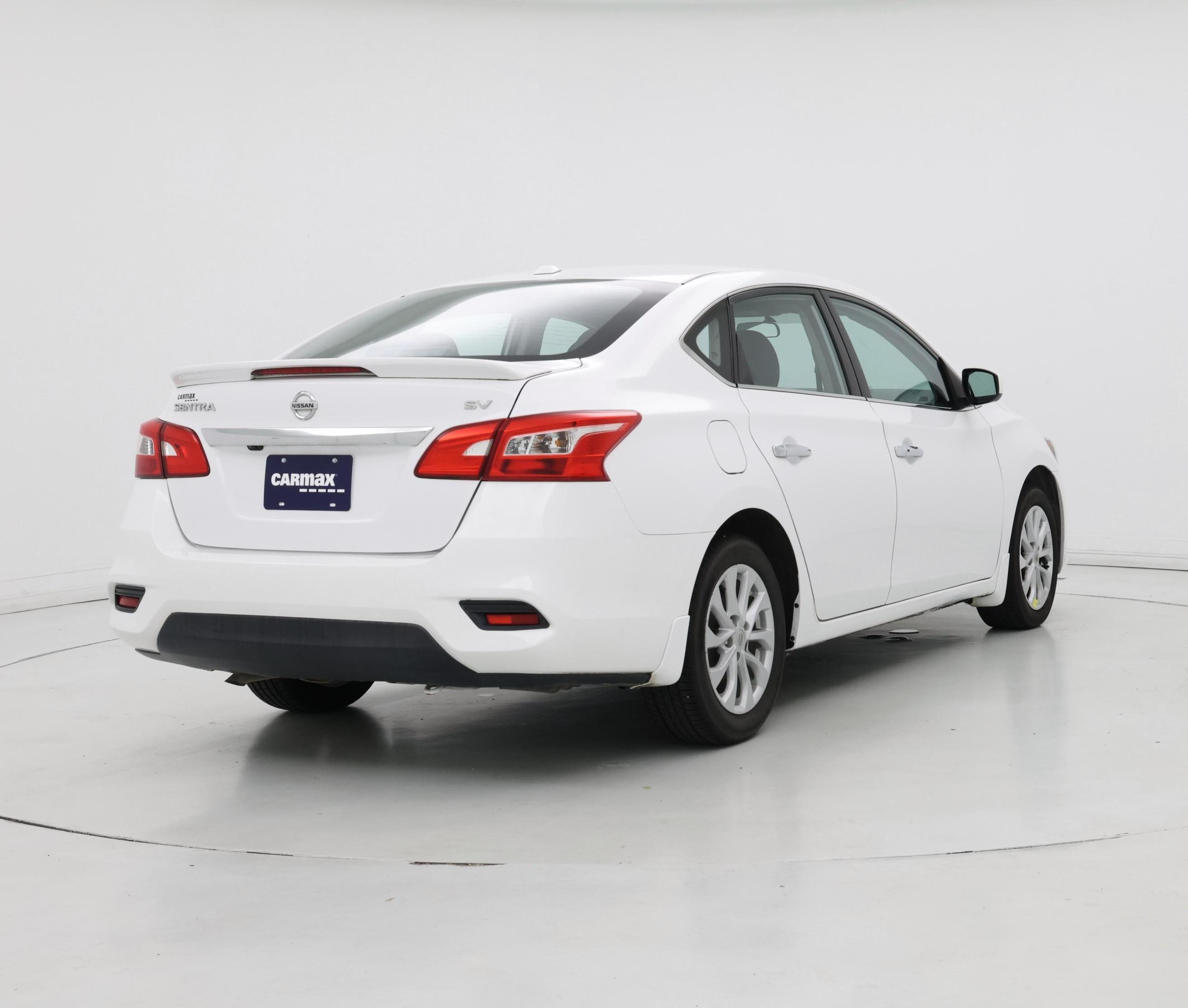 Thumbnail: 2018 Nissan Sentra - 8