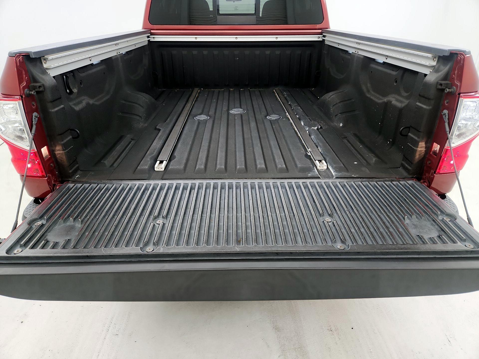 Thumbnail: 2017 Nissan Titan - 19