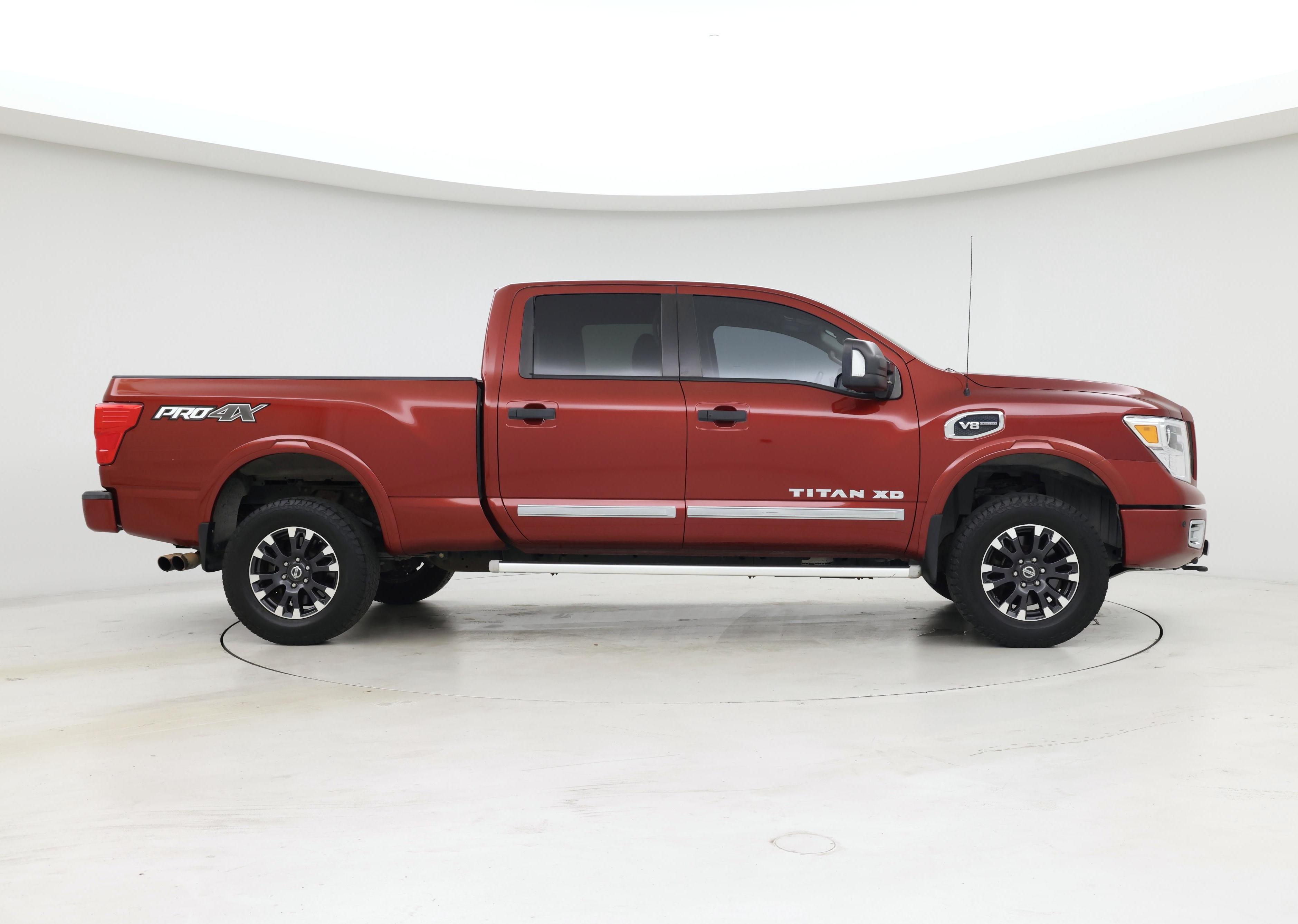 Thumbnail: 2017 Nissan Titan - 7