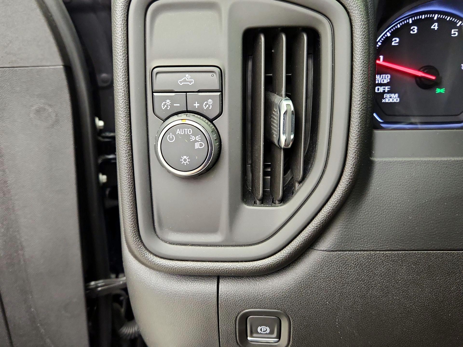 Thumbnail: 2021 Chevrolet Silverado 1500 - 13