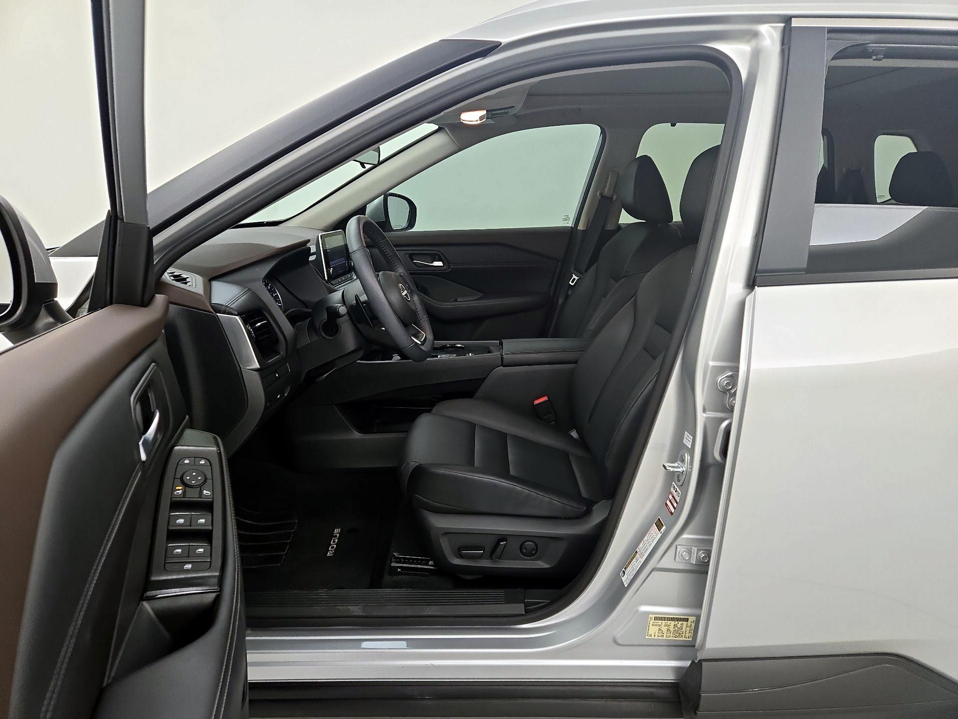 Thumbnail: 2022 Nissan Rogue - 11