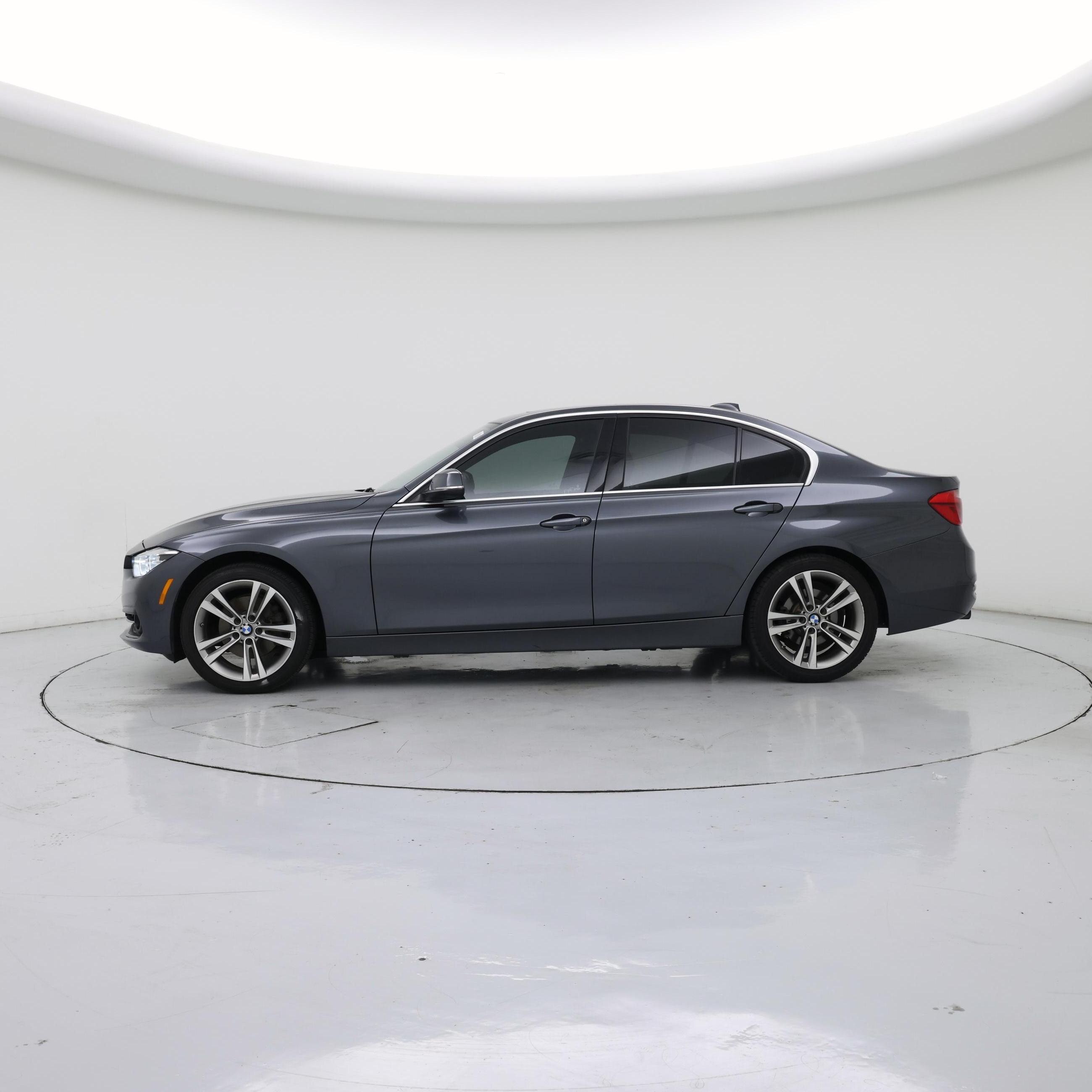 Thumbnail: 2018 BMW 3 Series - 3