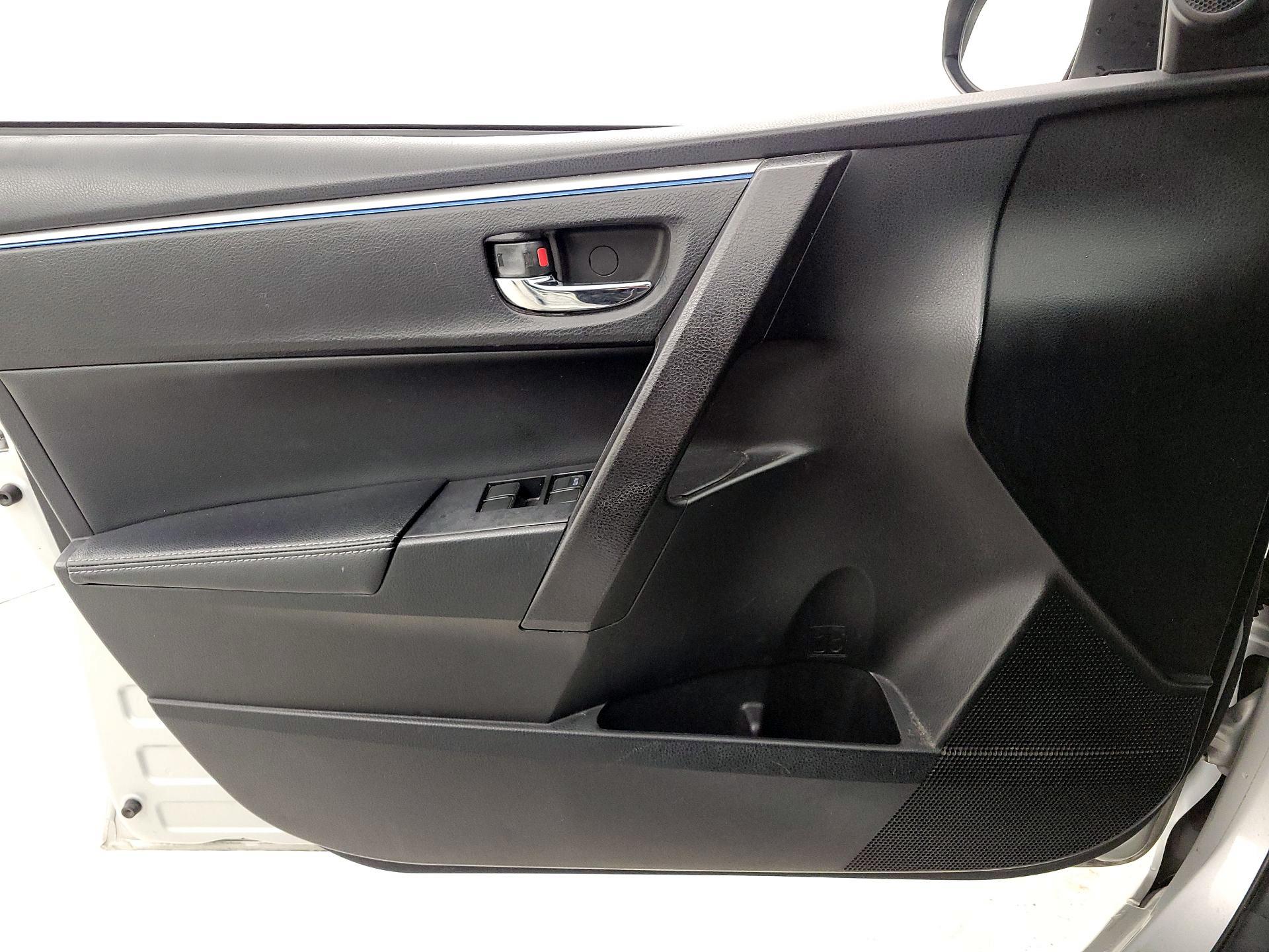 Thumbnail: 2014 Toyota Corolla - 12
