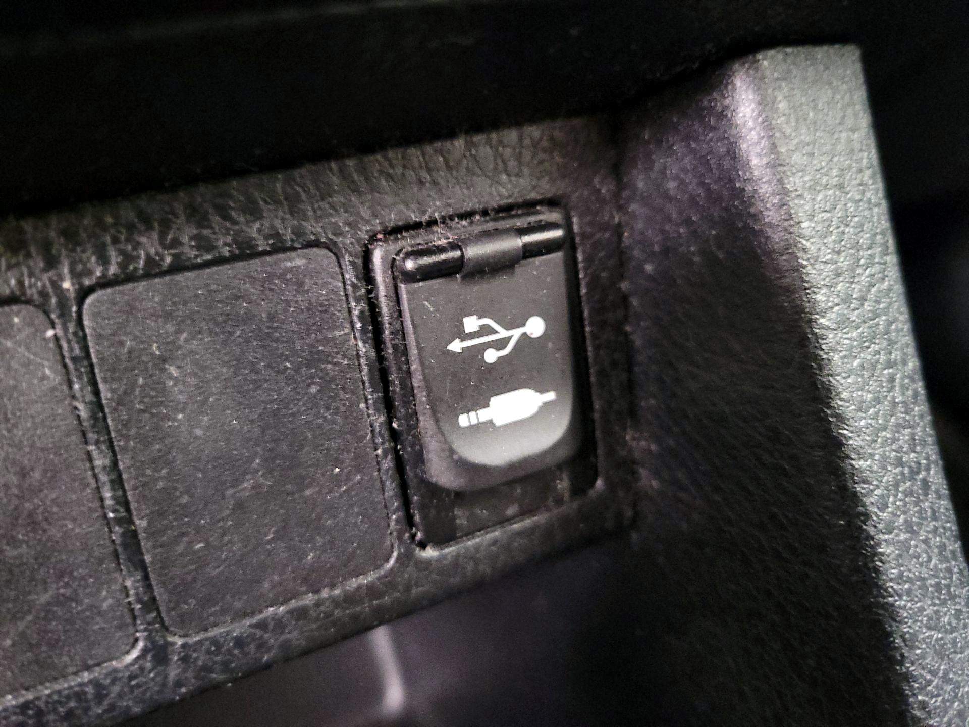 Thumbnail: 2014 Toyota Corolla - 18