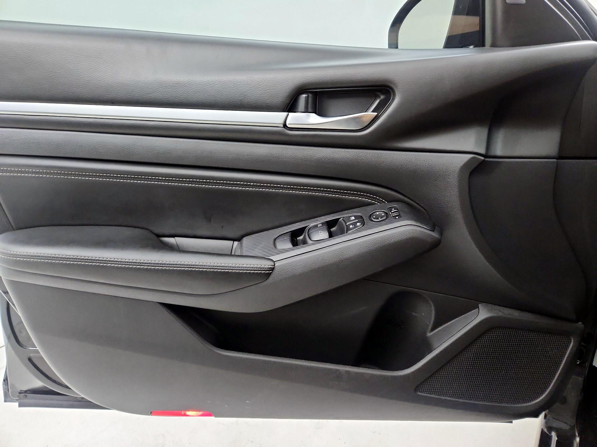 Thumbnail: 2019 Nissan Altima - 12
