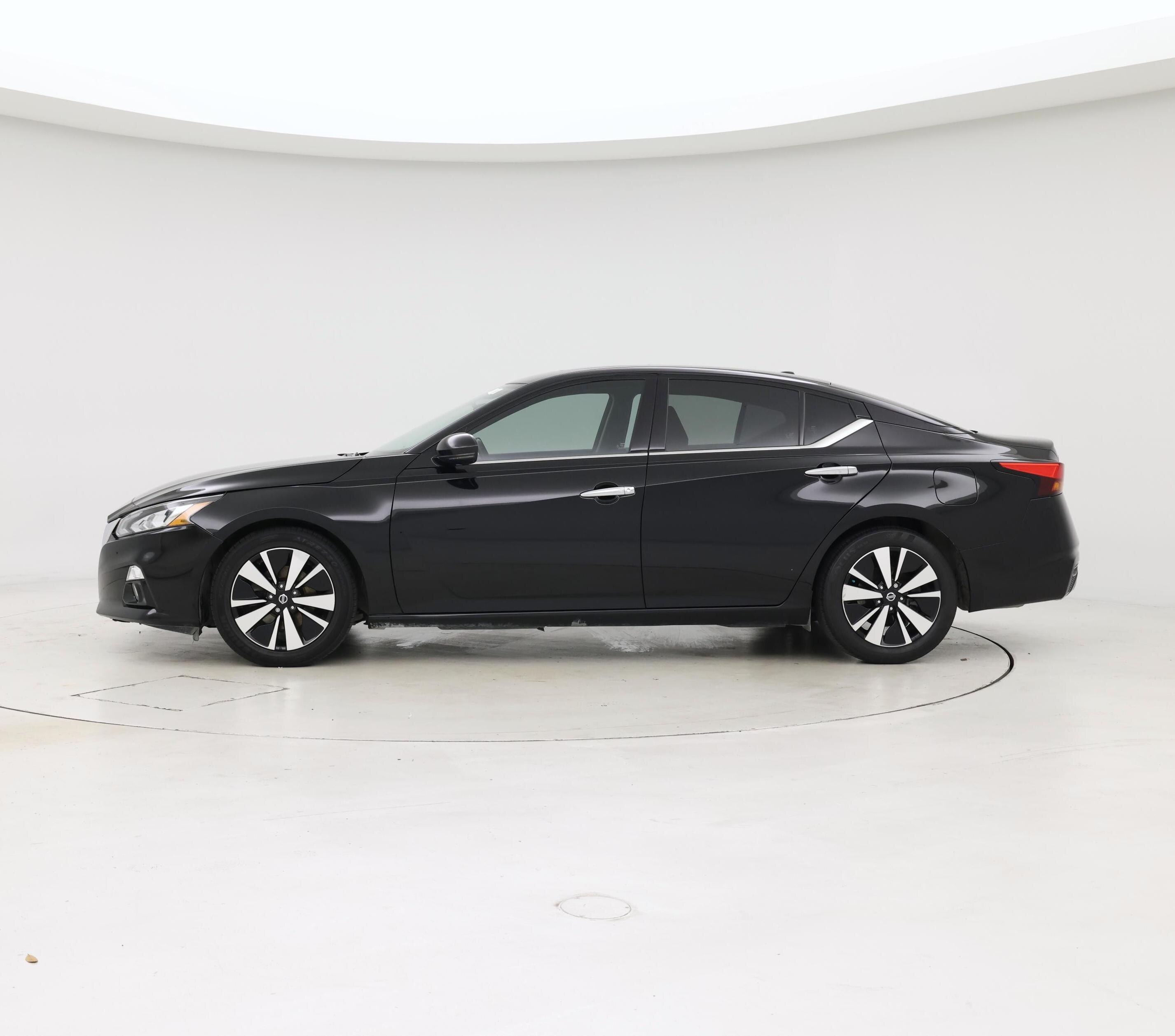 Thumbnail: 2019 Nissan Altima - 3