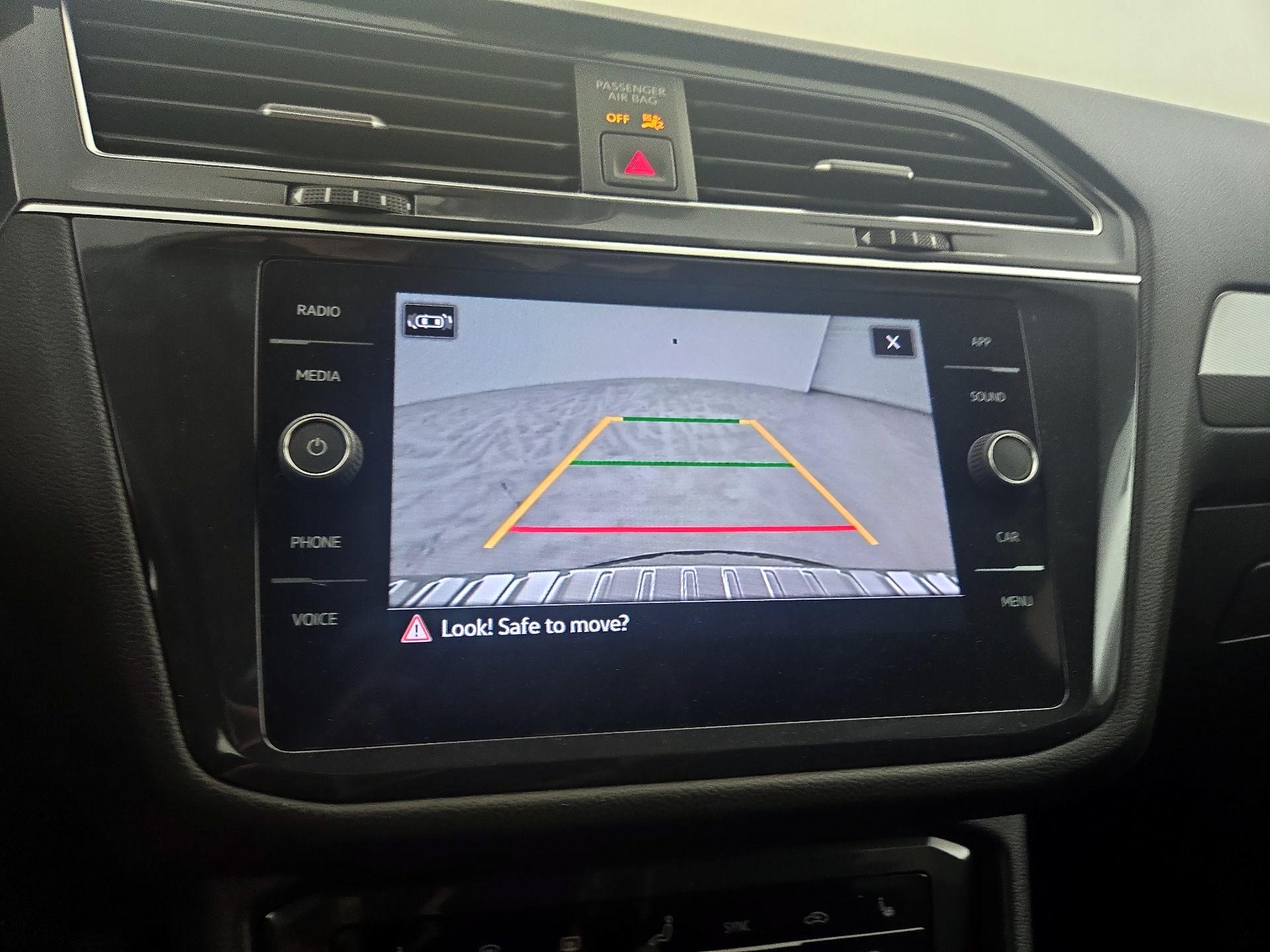 Thumbnail: 2022 Volkswagen Tiguan - 14