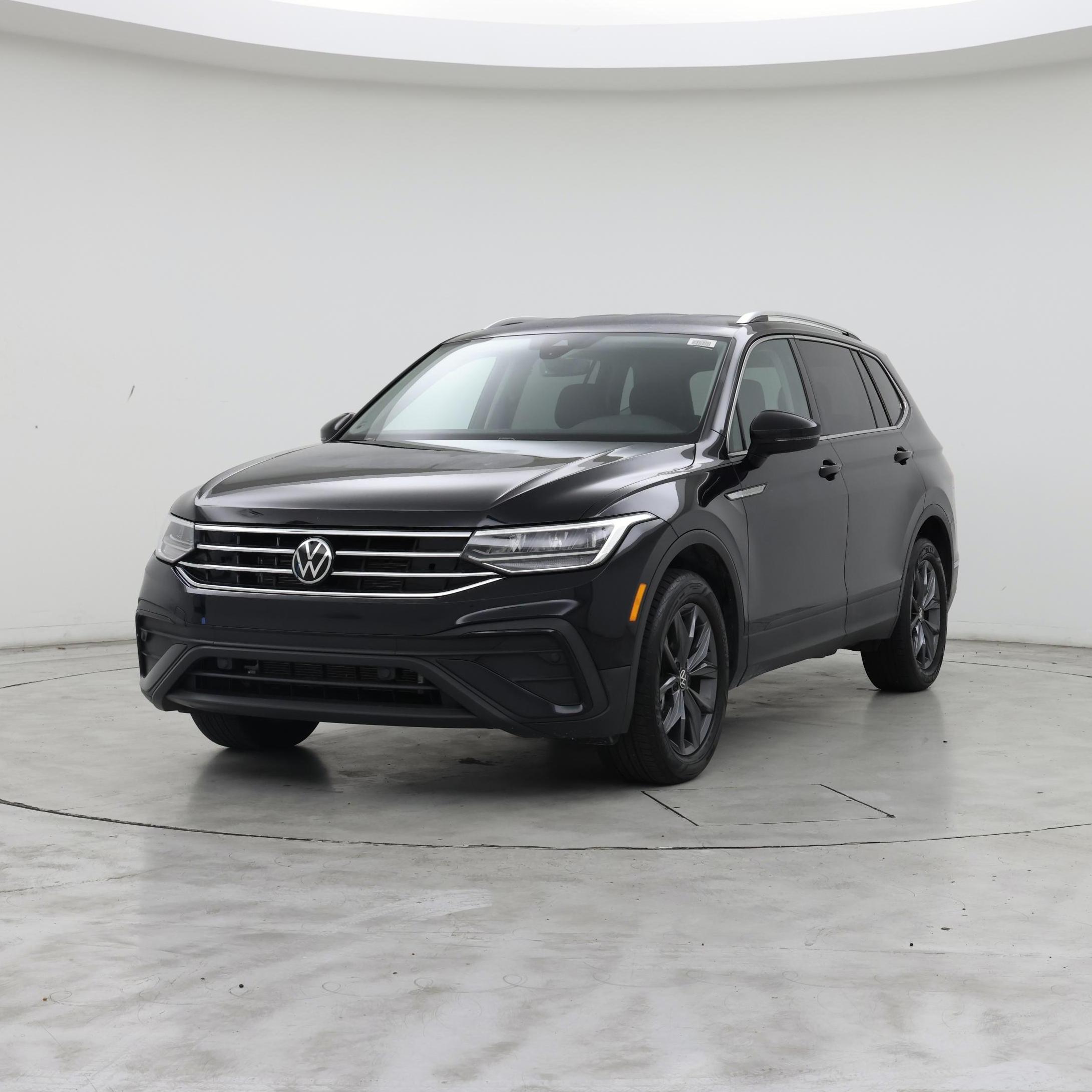 Thumbnail: 2022 Volkswagen Tiguan - 4