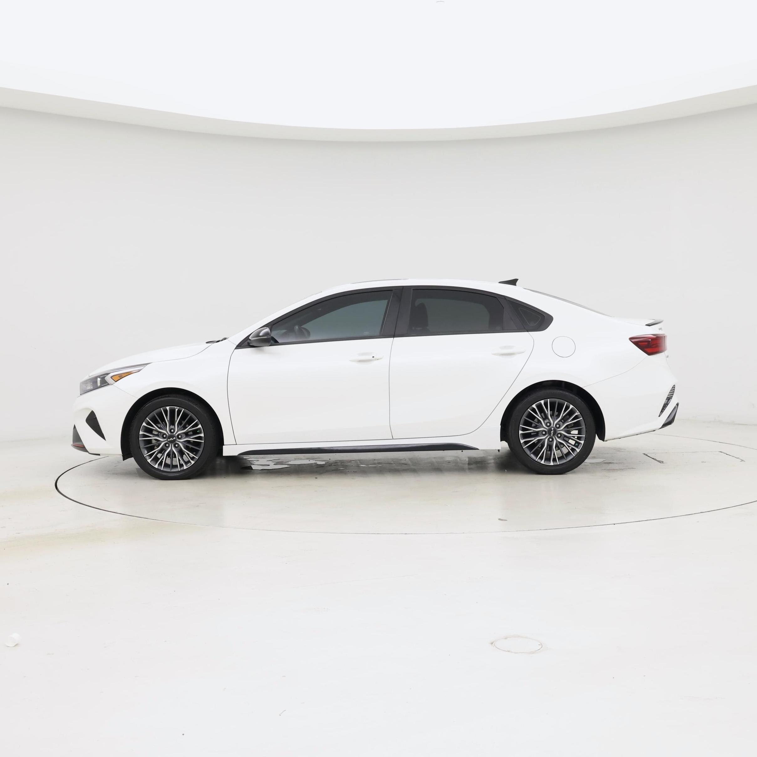Thumbnail: 2023 Kia Forte - 3