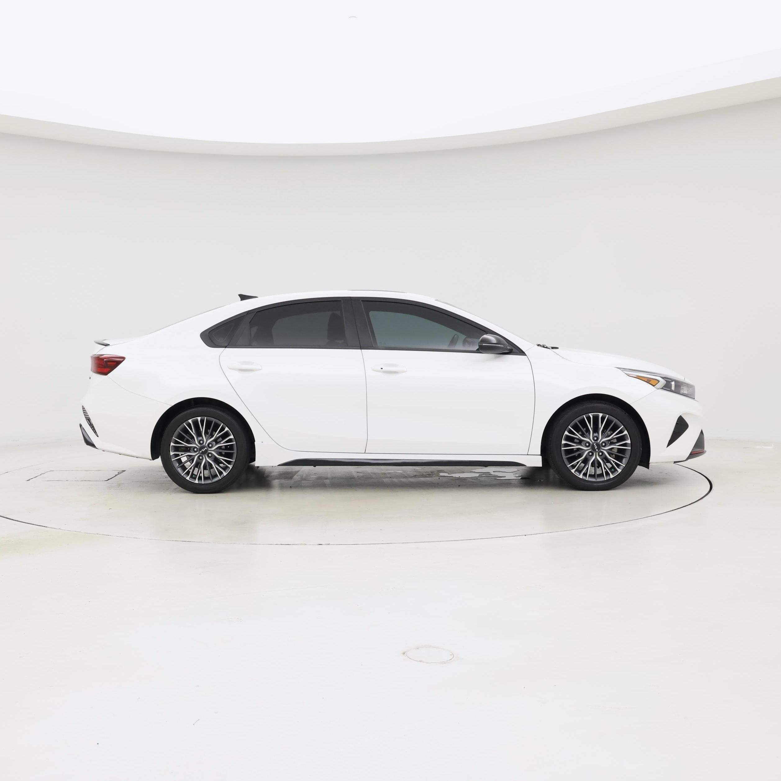 Thumbnail: 2023 Kia Forte - 7