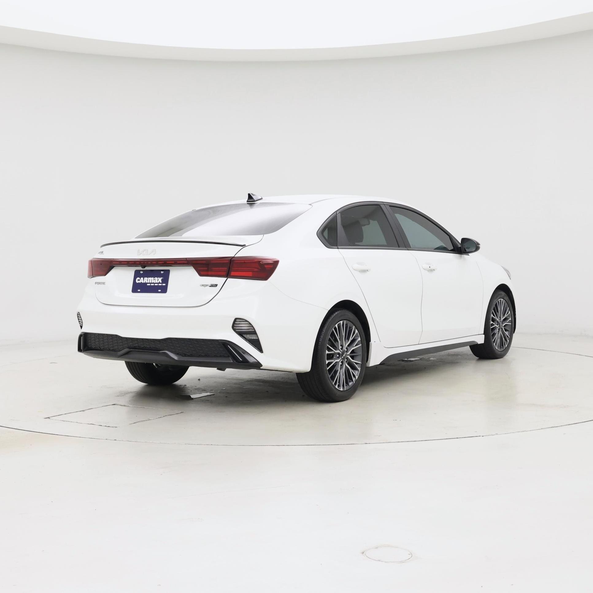 Thumbnail: 2023 Kia Forte - 8