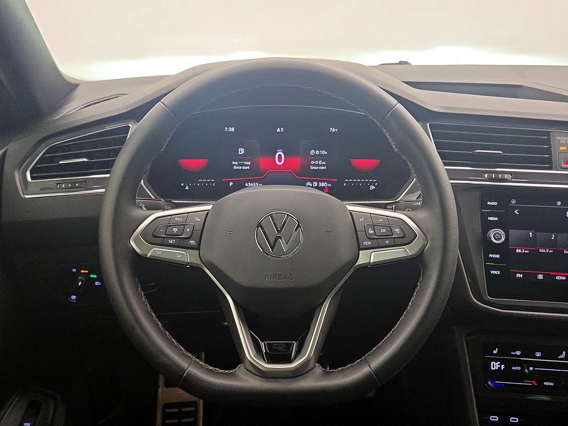Thumbnail: 2023 Volkswagen Tiguan - 10