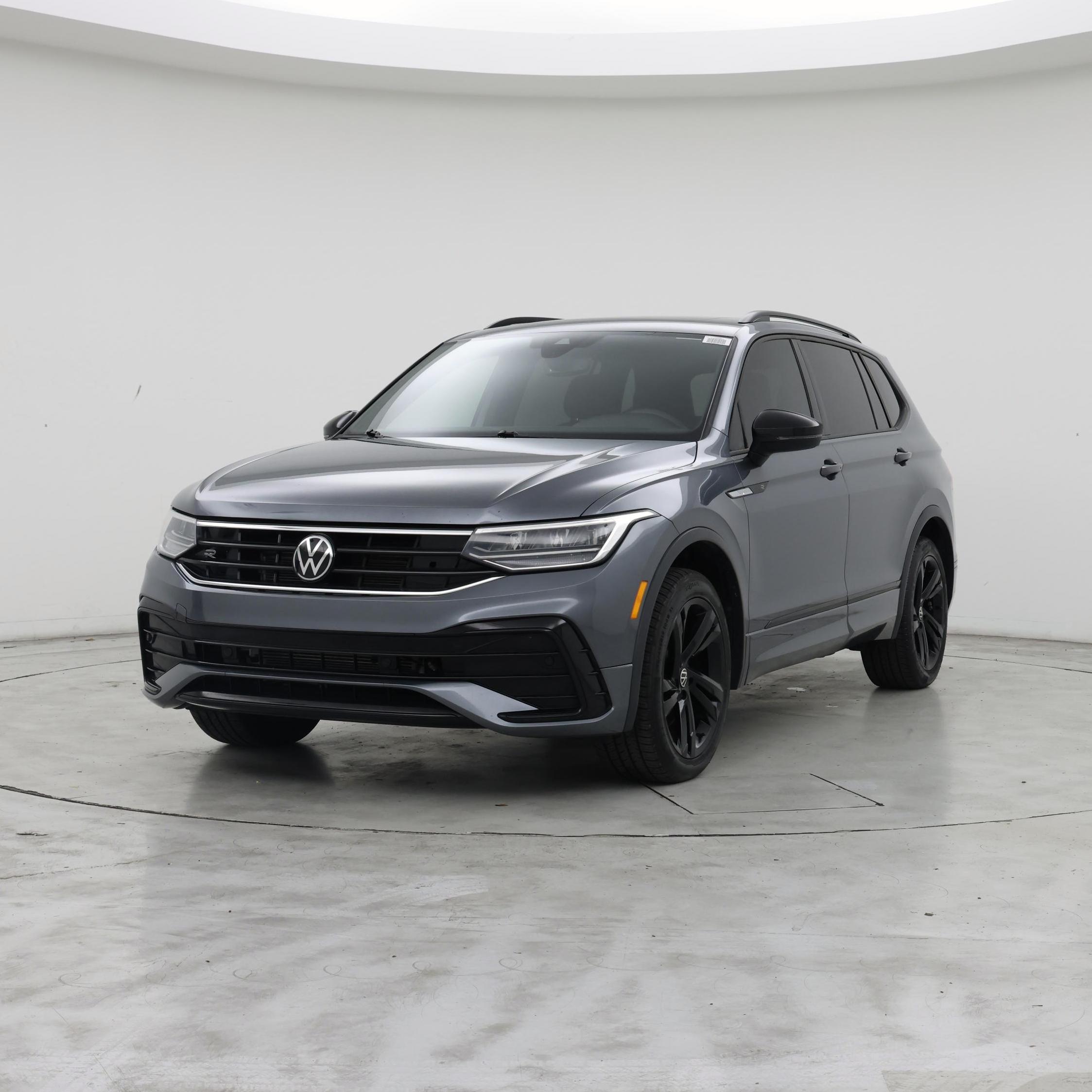 Thumbnail: 2023 Volkswagen Tiguan - 4