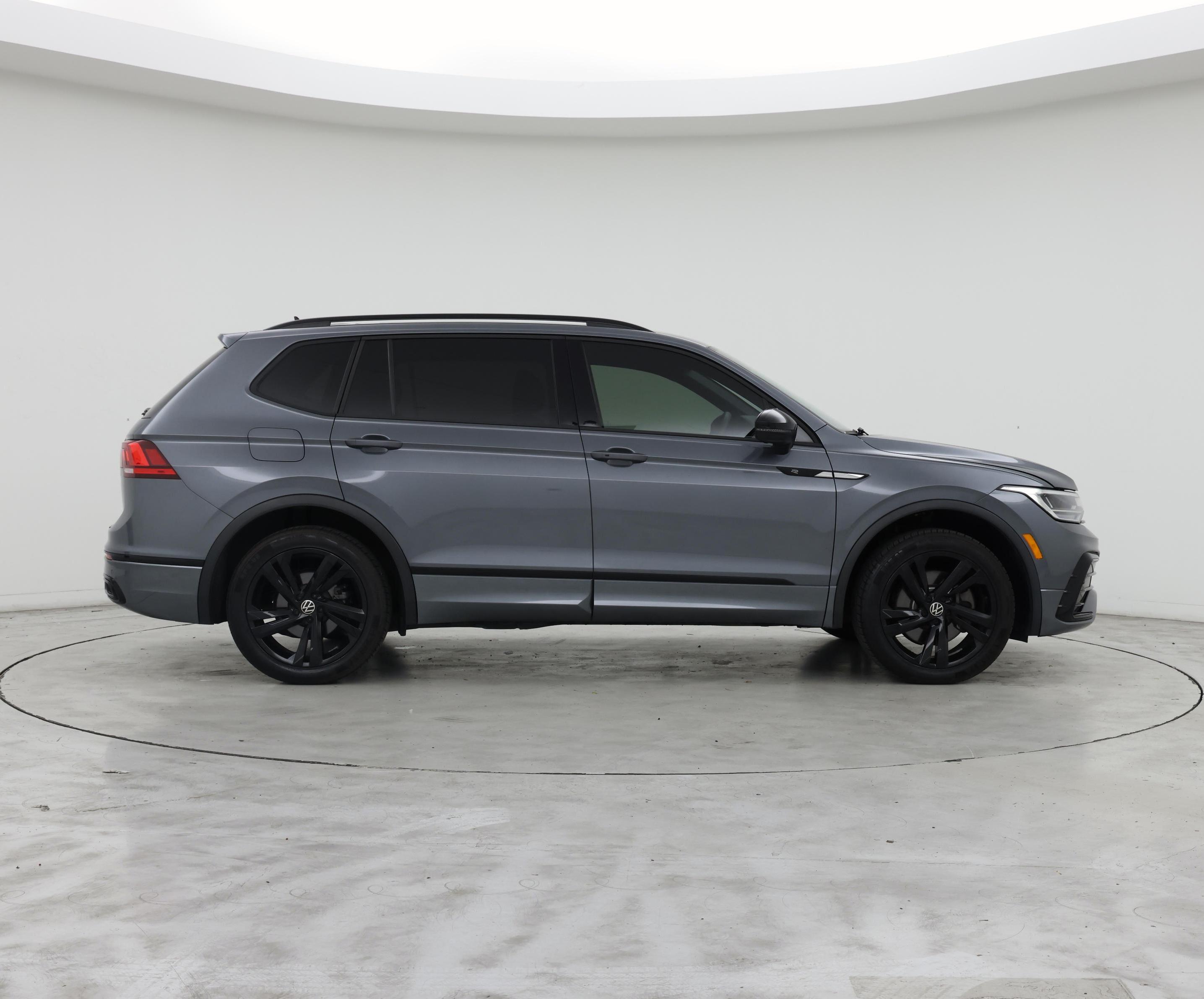 Thumbnail: 2023 Volkswagen Tiguan - 7