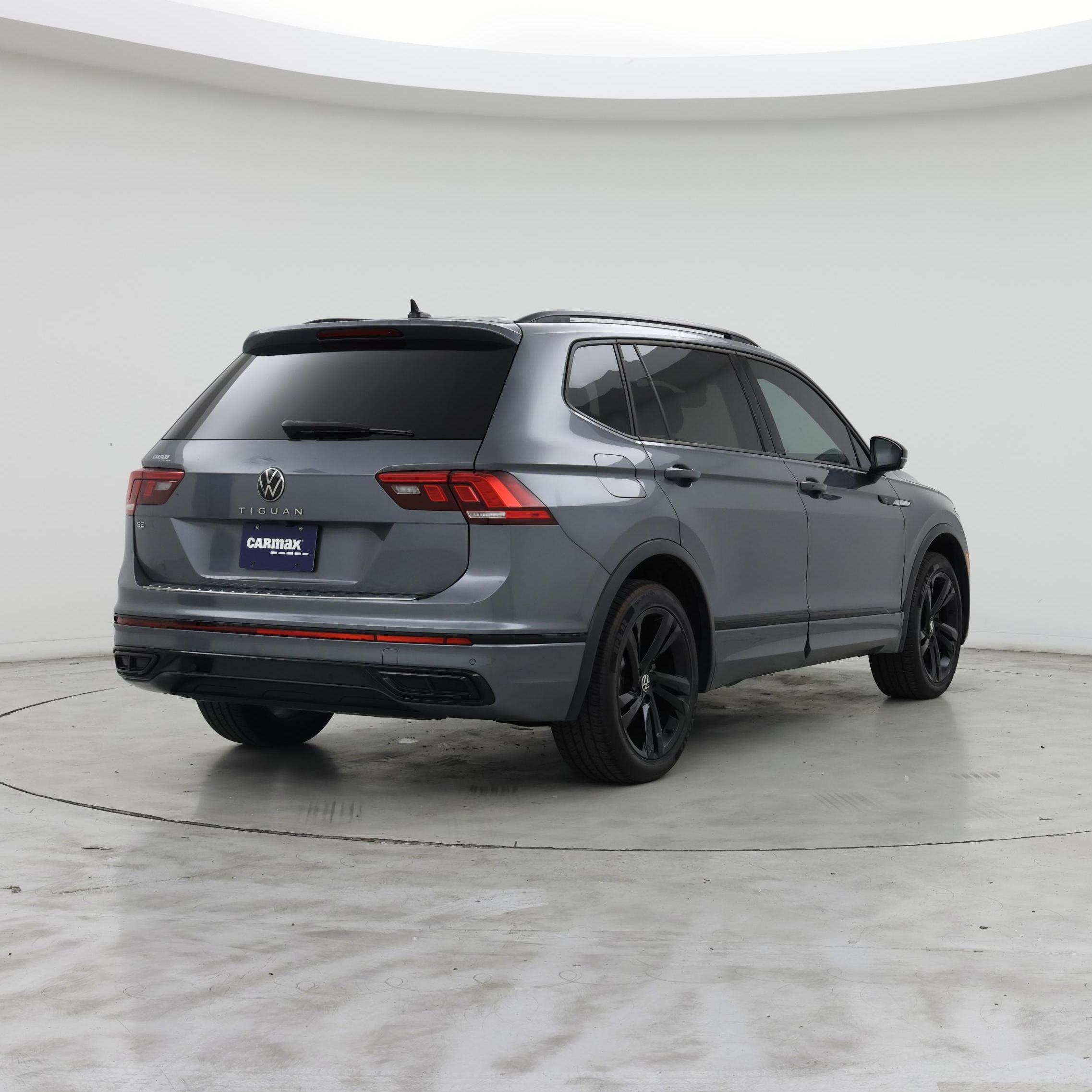 Thumbnail: 2023 Volkswagen Tiguan - 8