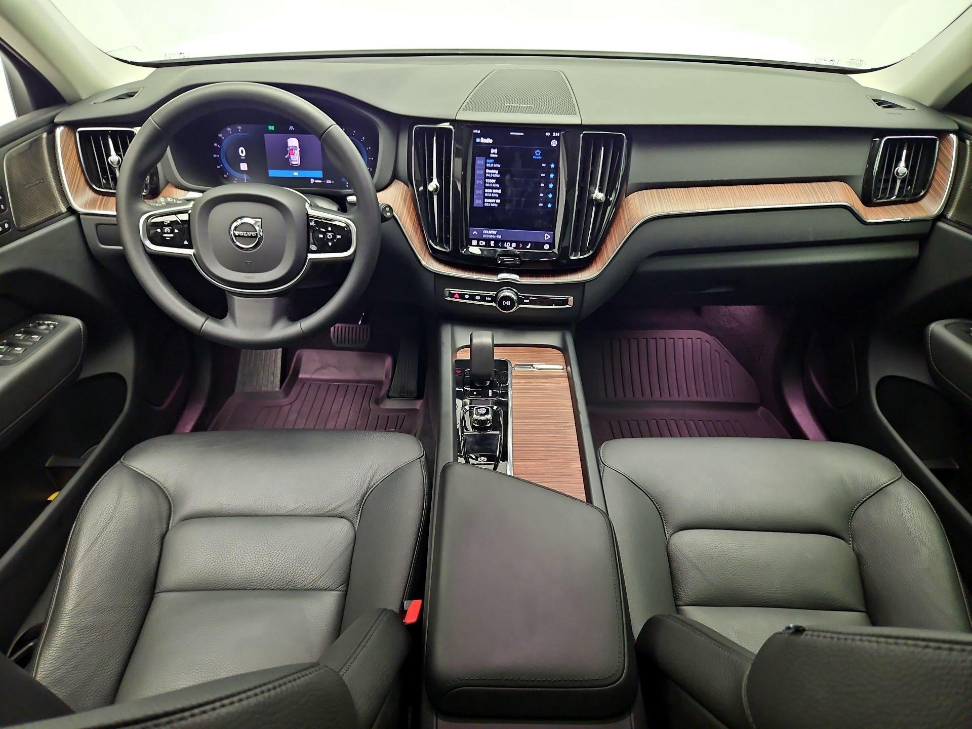 Thumbnail: 2023 Volvo XC60 - 9