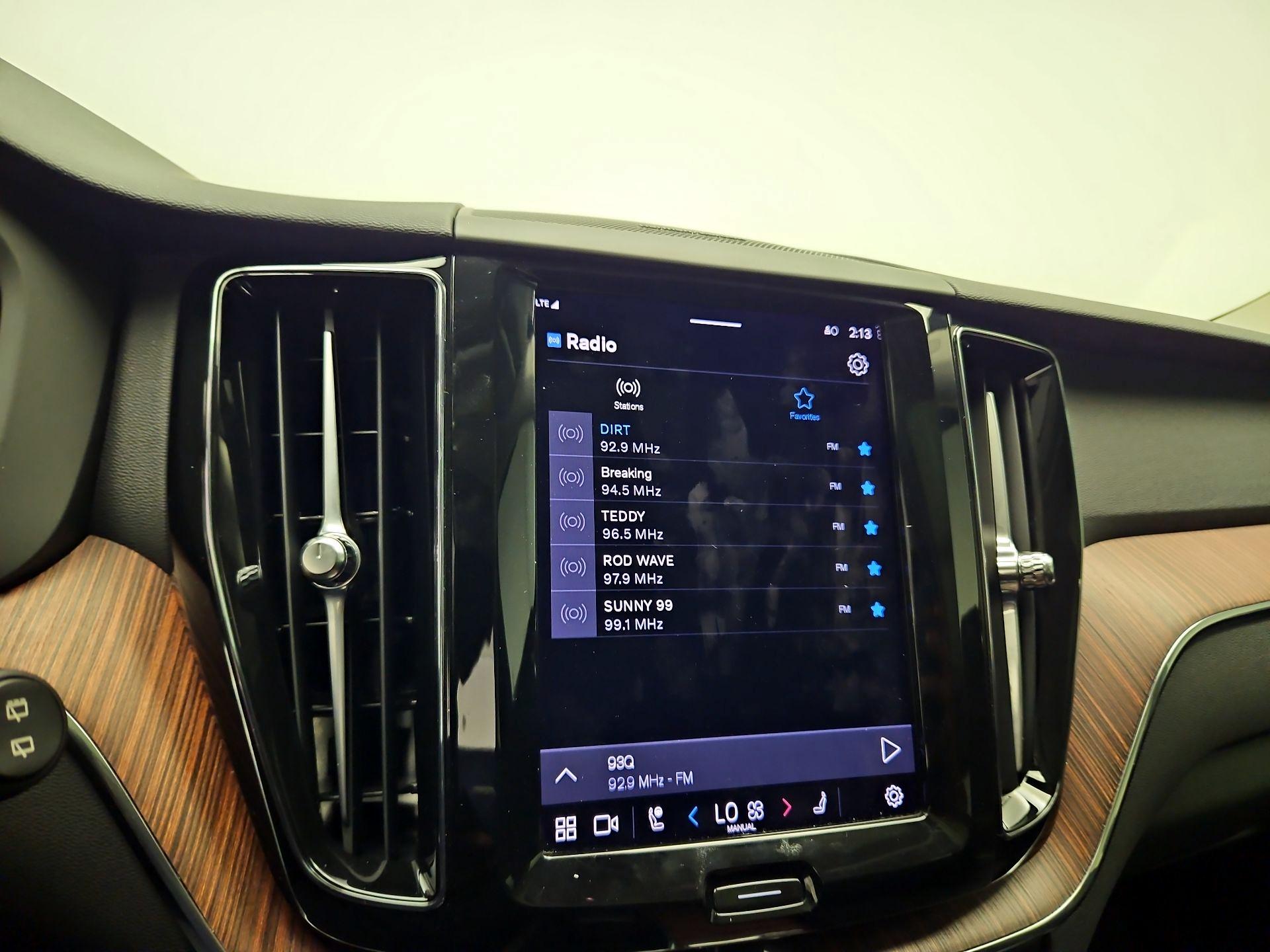 Thumbnail: 2023 Volvo XC60 - 14
