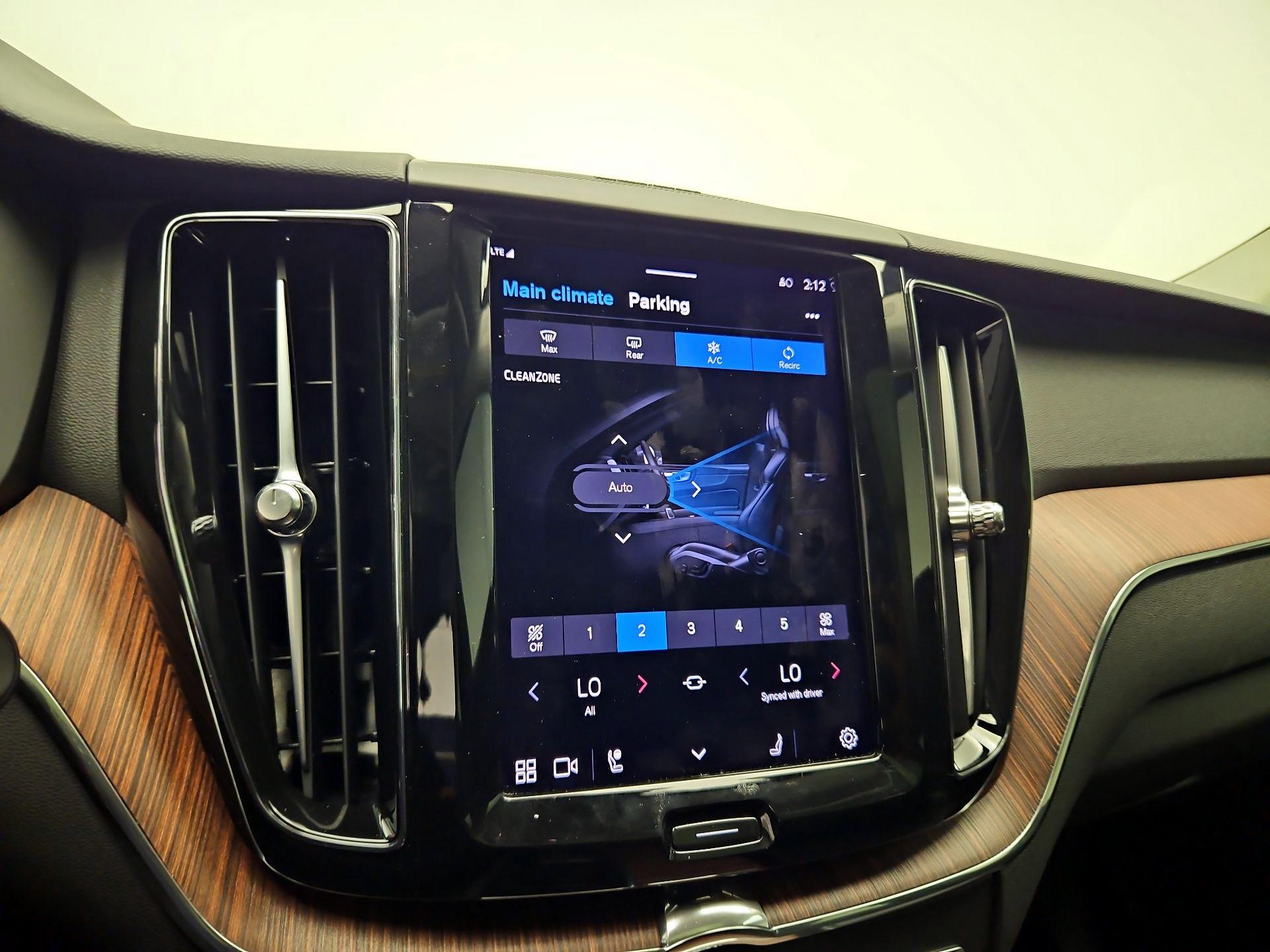 Thumbnail: 2023 Volvo XC60 - 15