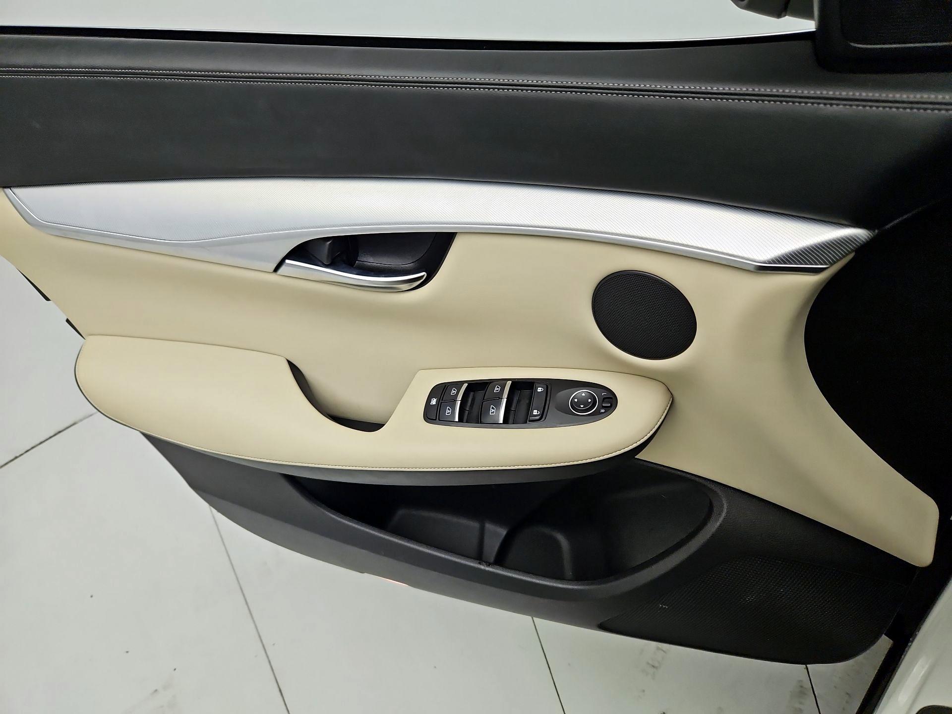 Thumbnail: 2019 INFINITI QX50 - 12