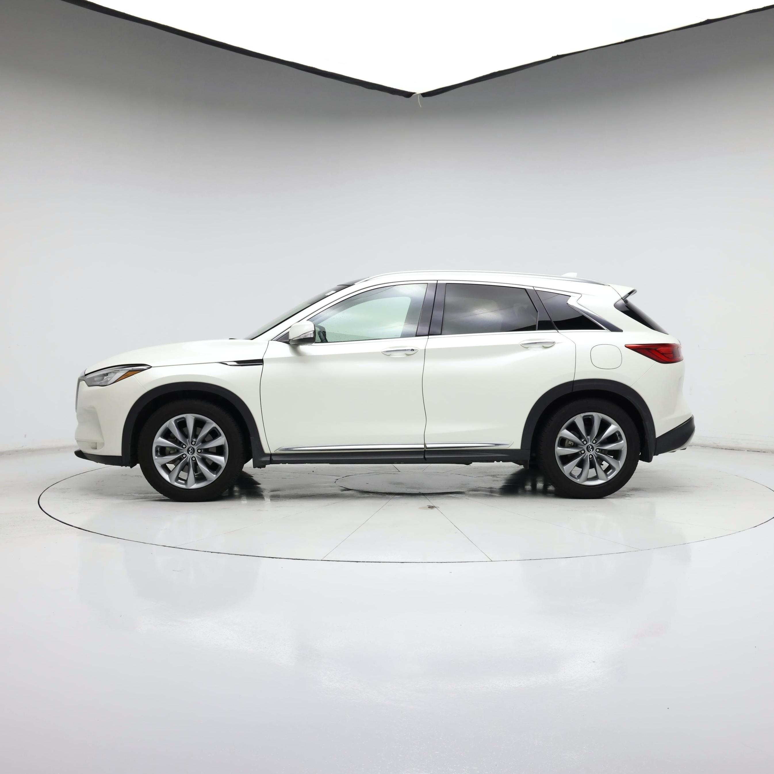 Thumbnail: 2019 INFINITI QX50 - 3