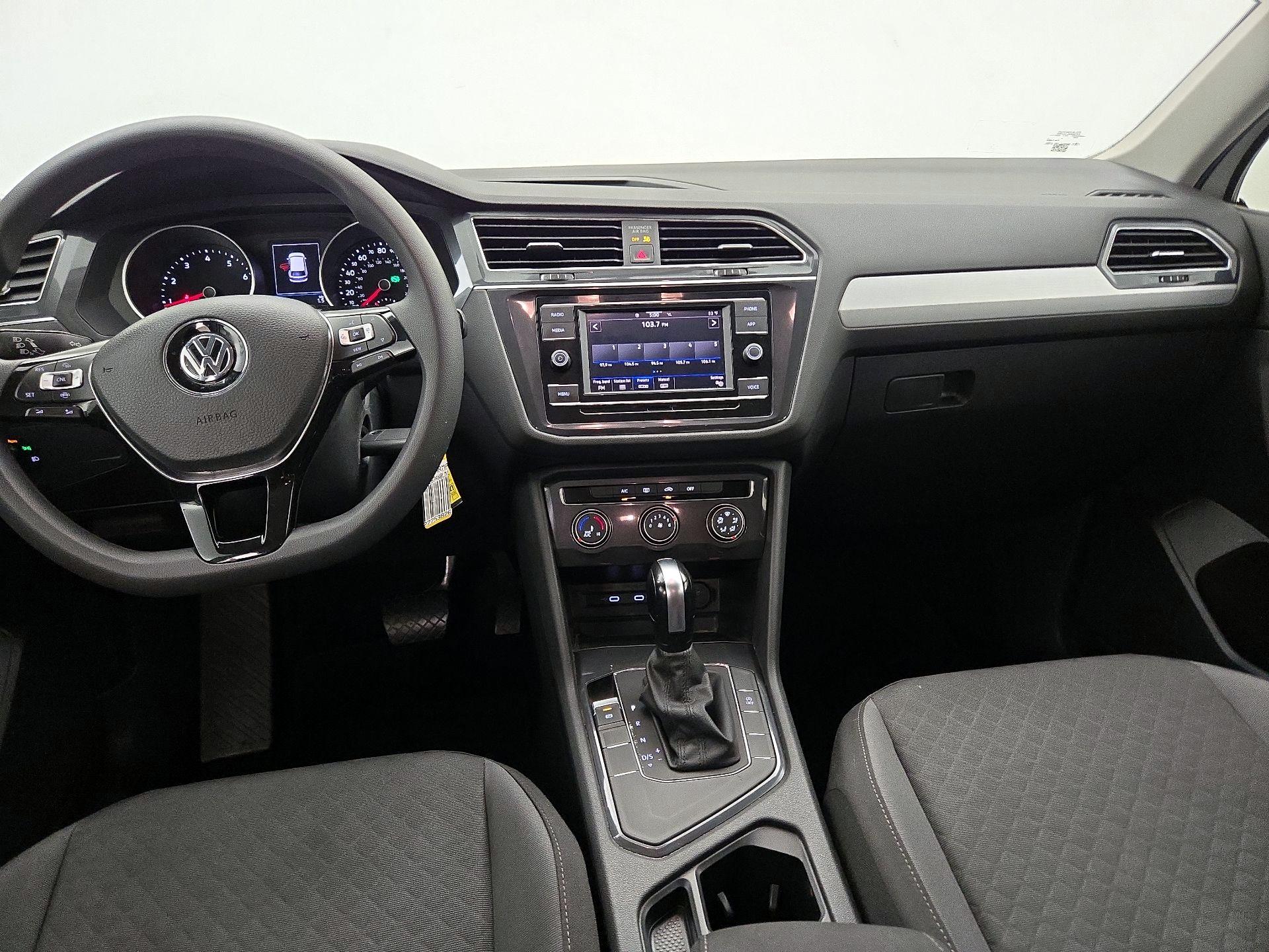 Thumbnail: 2020 Volkswagen Tiguan - 9