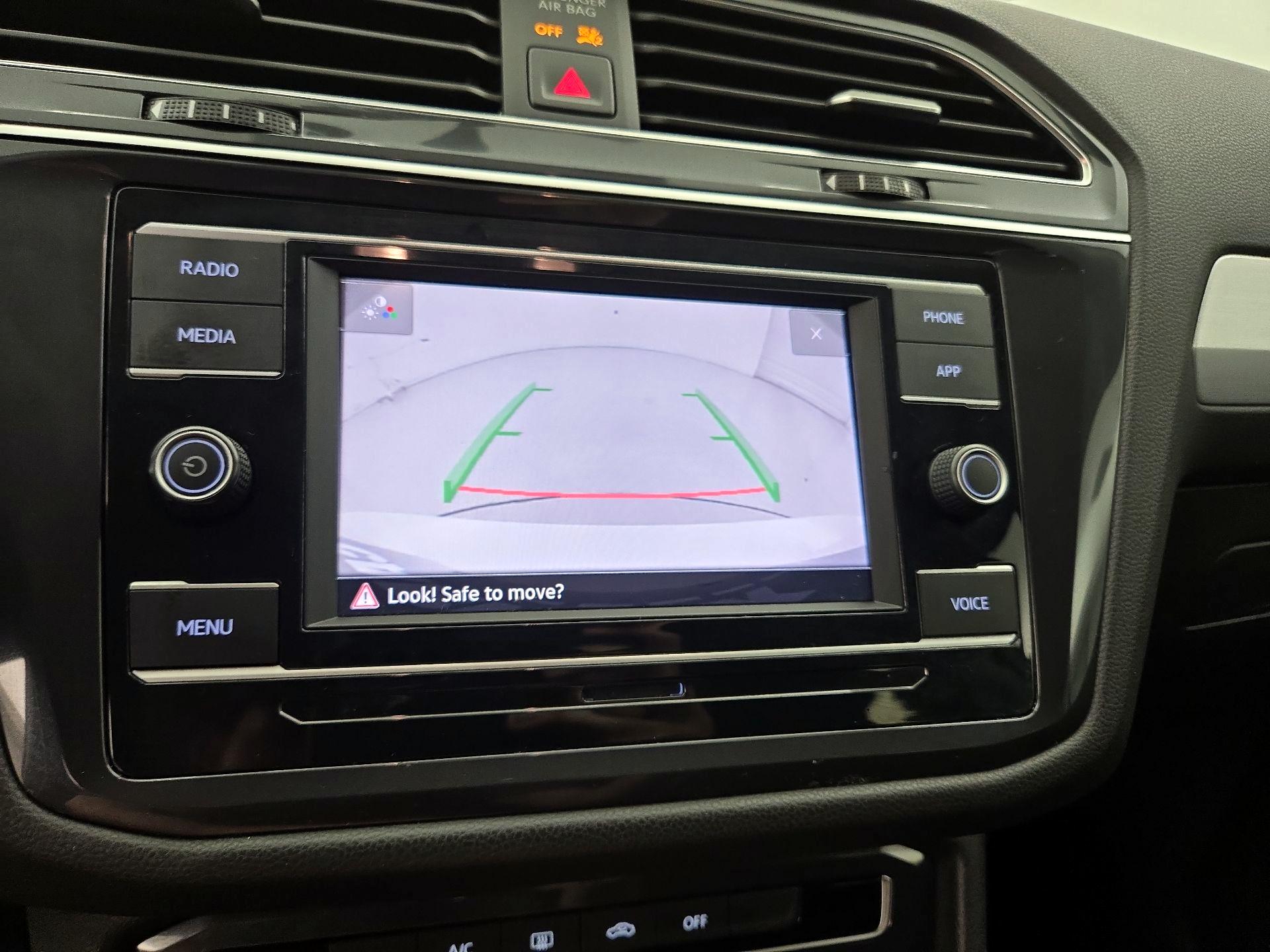 Thumbnail: 2020 Volkswagen Tiguan - 14