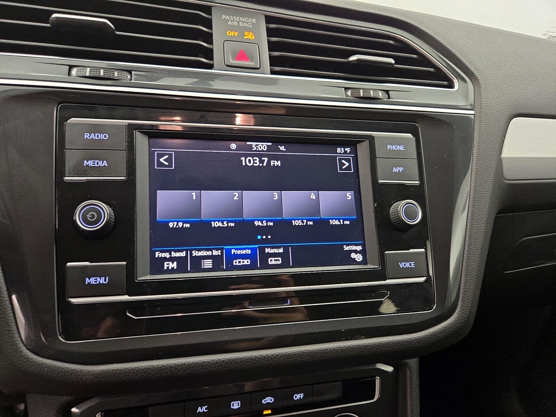 Thumbnail: 2020 Volkswagen Tiguan - 15