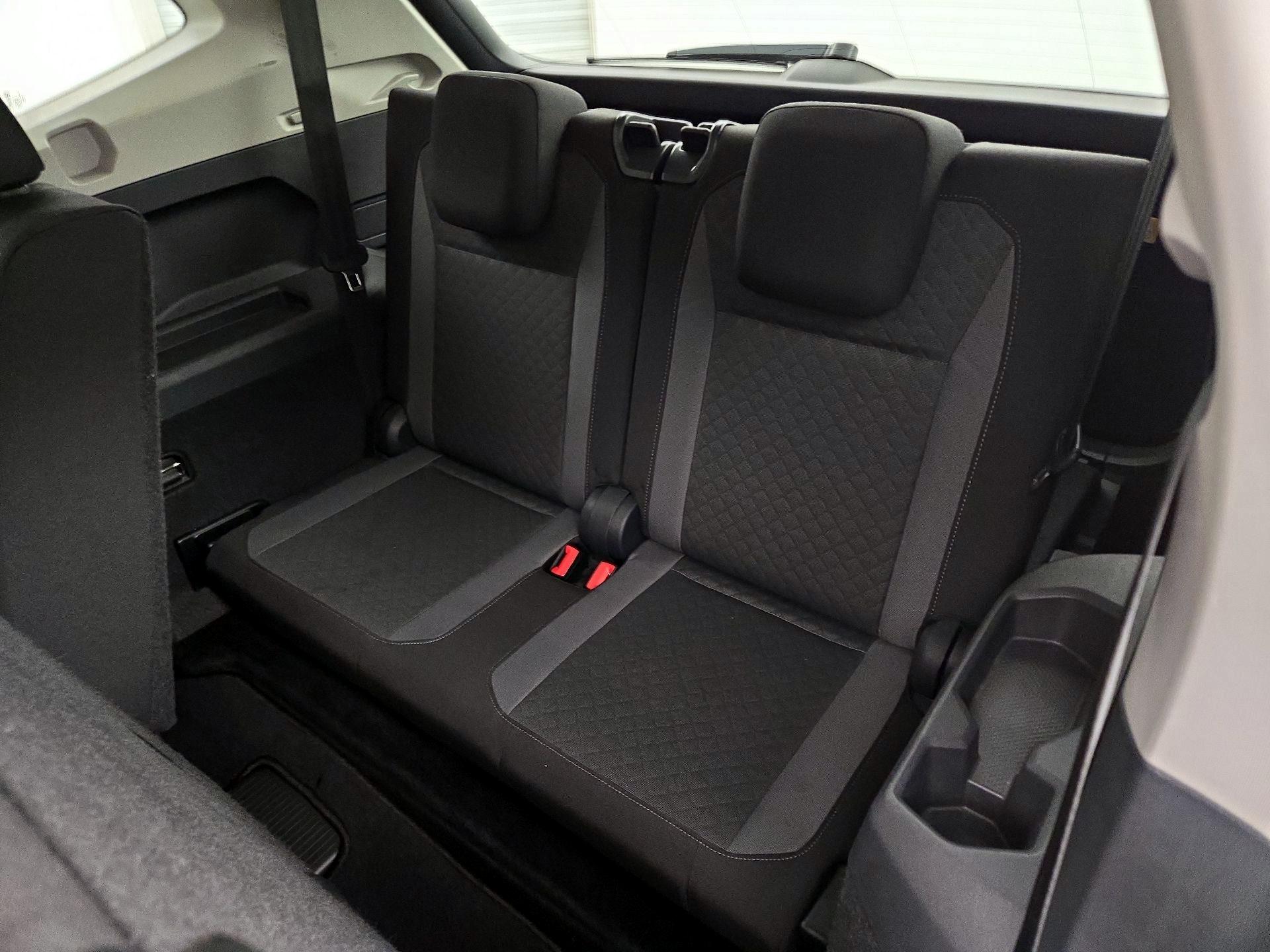 Thumbnail: 2020 Volkswagen Tiguan - 20
