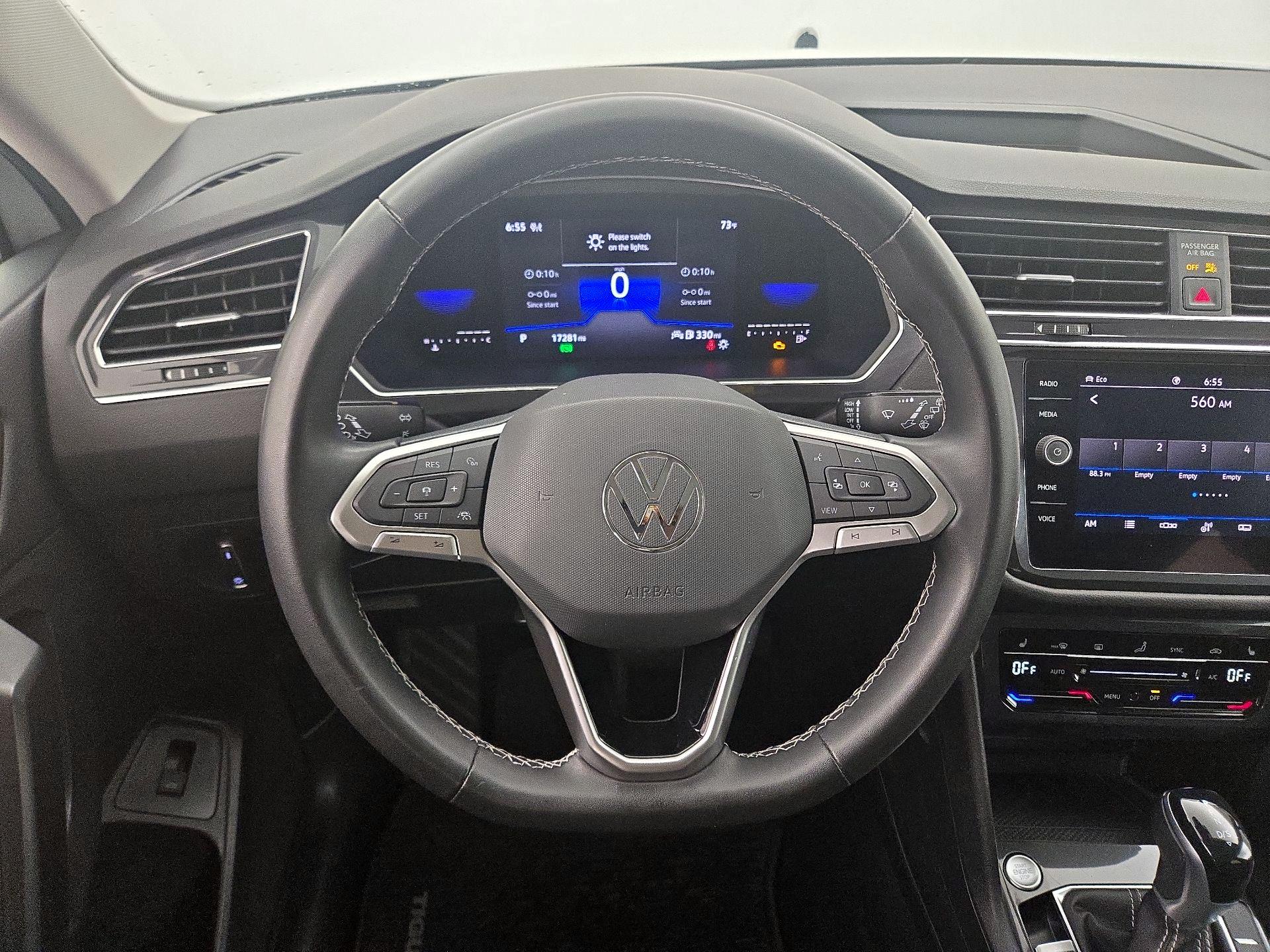 Thumbnail: 2022 Volkswagen Tiguan - 10