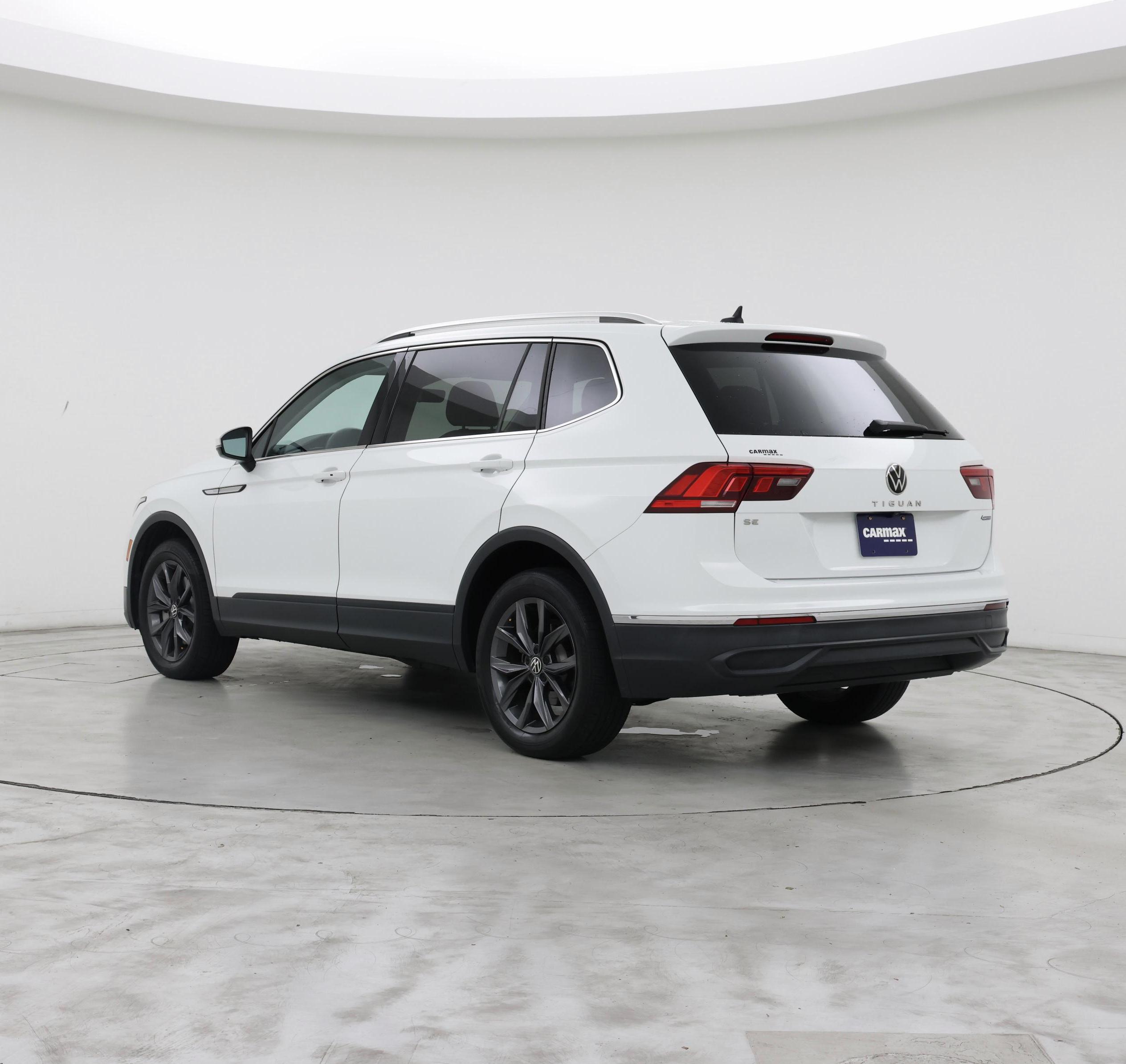 Thumbnail: 2022 Volkswagen Tiguan - 2