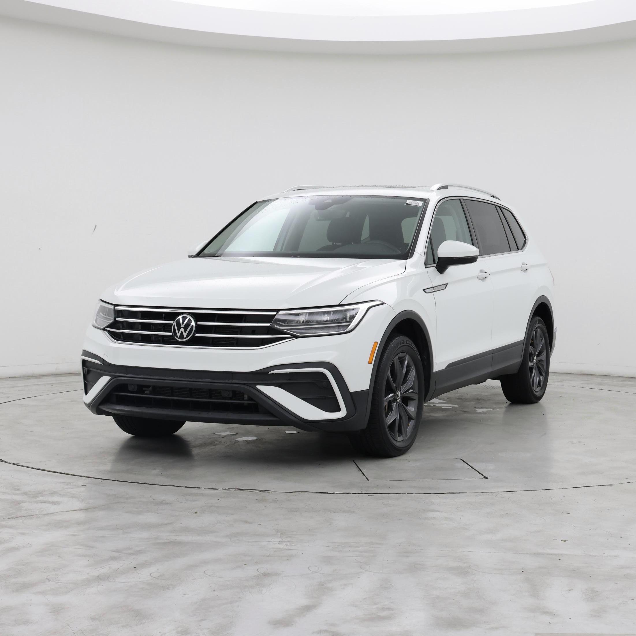 Thumbnail: 2022 Volkswagen Tiguan - 4