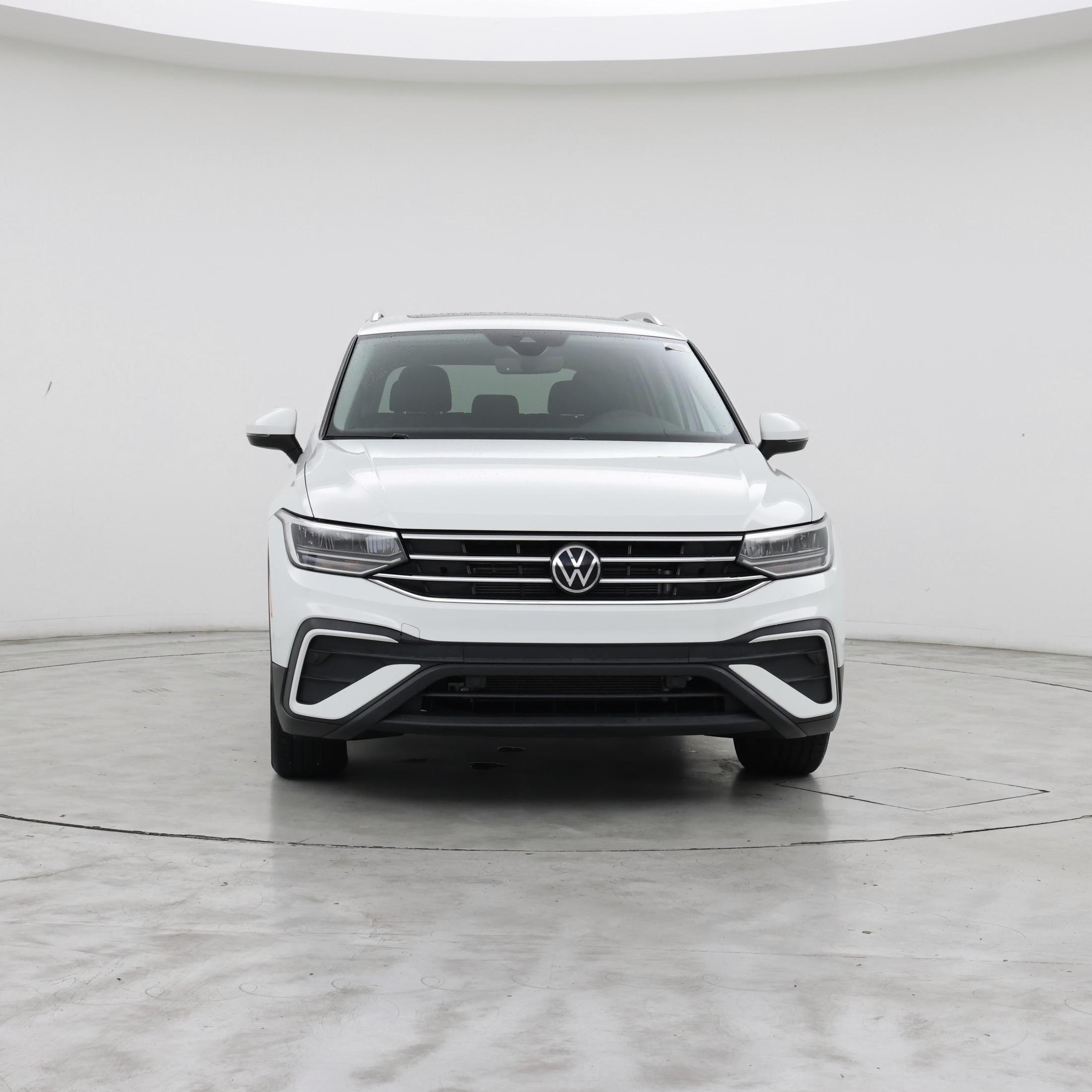 Thumbnail: 2022 Volkswagen Tiguan - 5