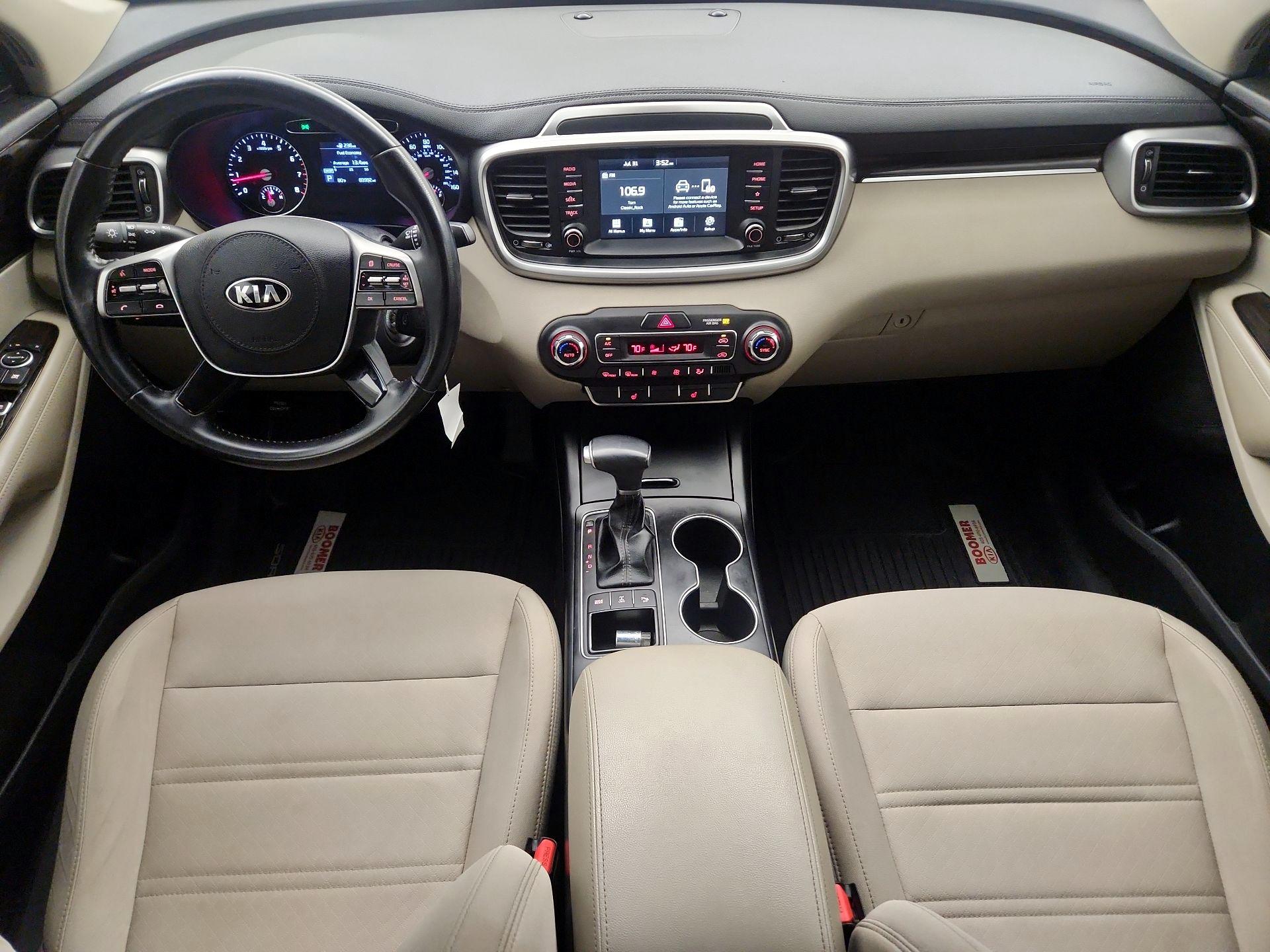 Thumbnail: 2020 Kia Sorento - 9