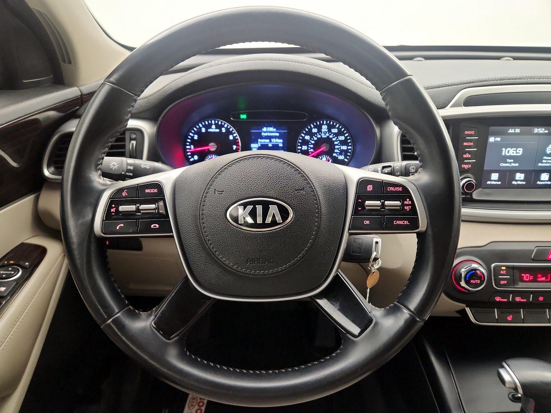 Thumbnail: 2020 Kia Sorento - 10