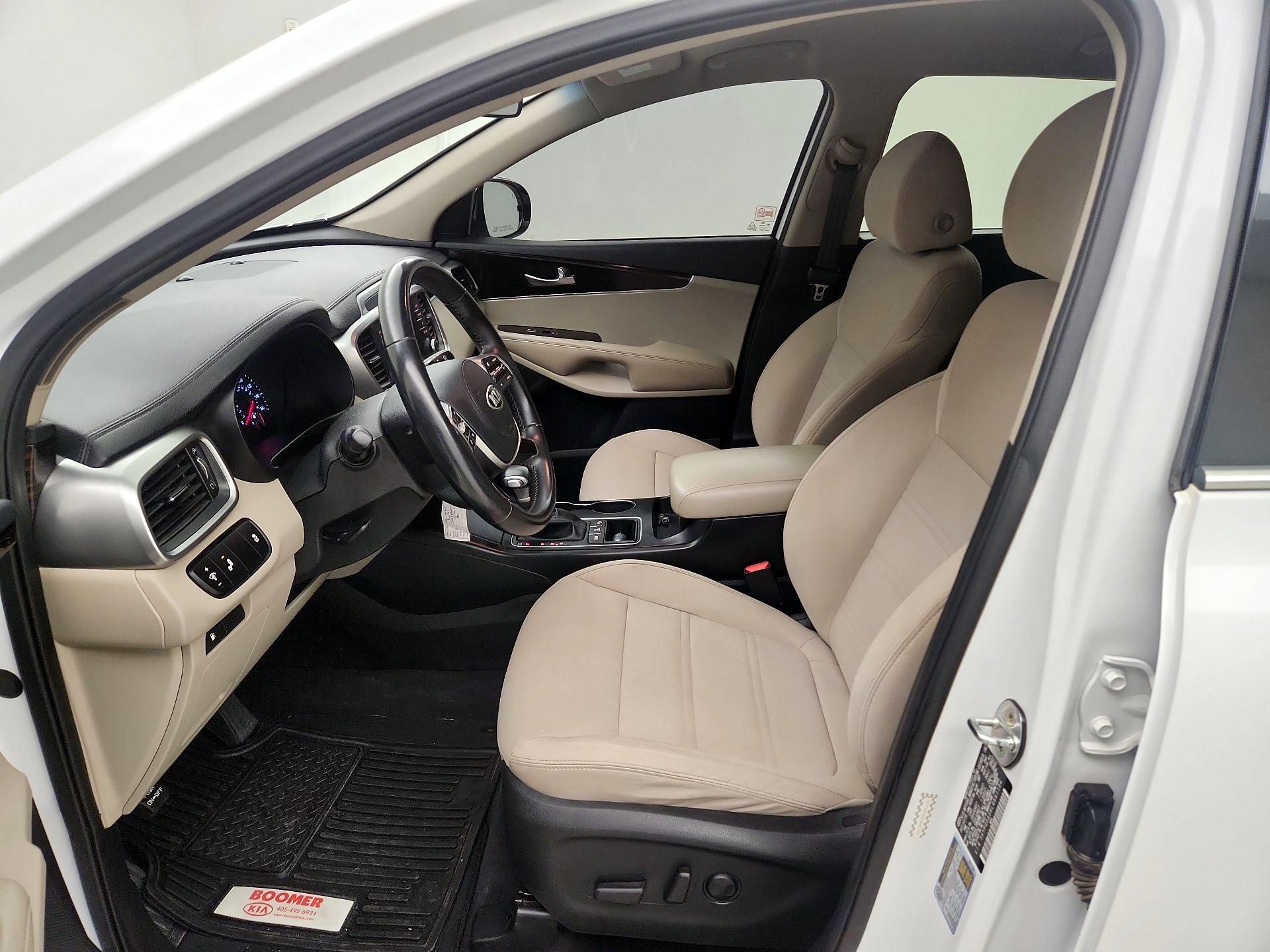 Thumbnail: 2020 Kia Sorento - 11
